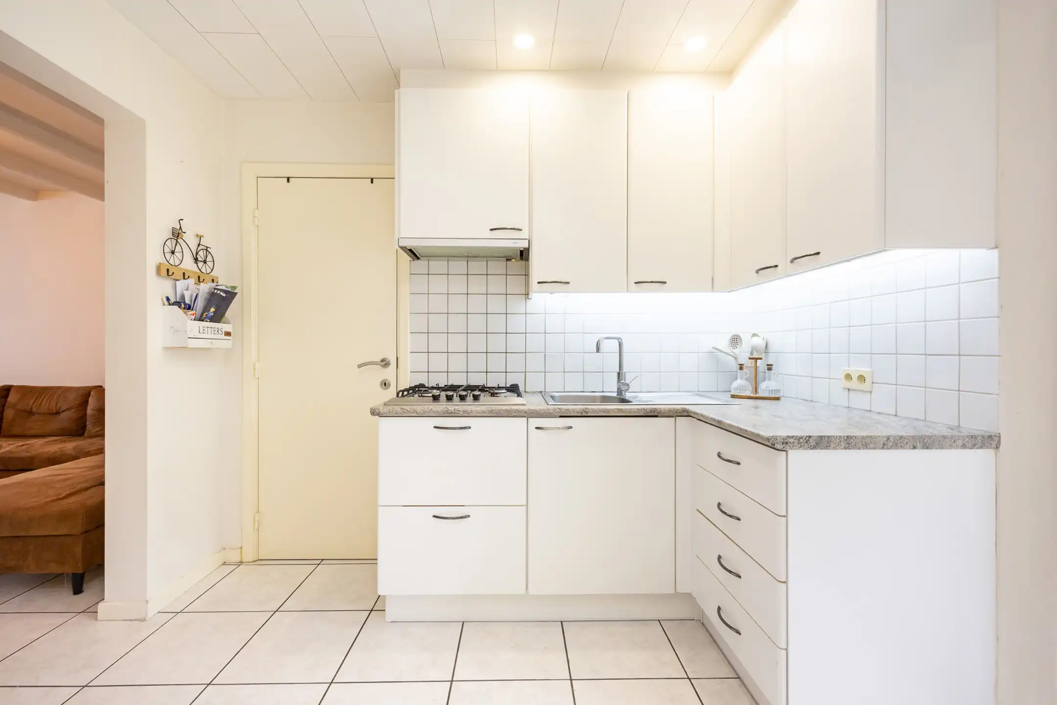 Gunstig gelegen woning met drie slaapkamers en garage foto 12