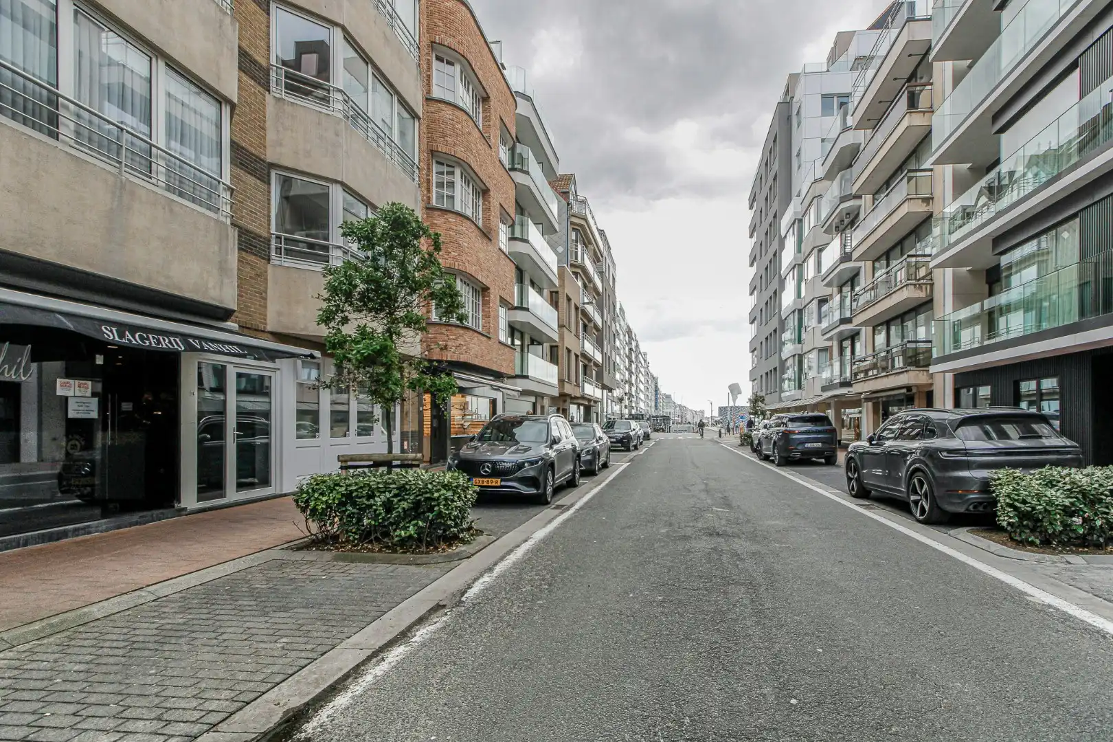Volledig uitgeruste slagerij te koop S Dupuisstraat 14 Knokke foto 2