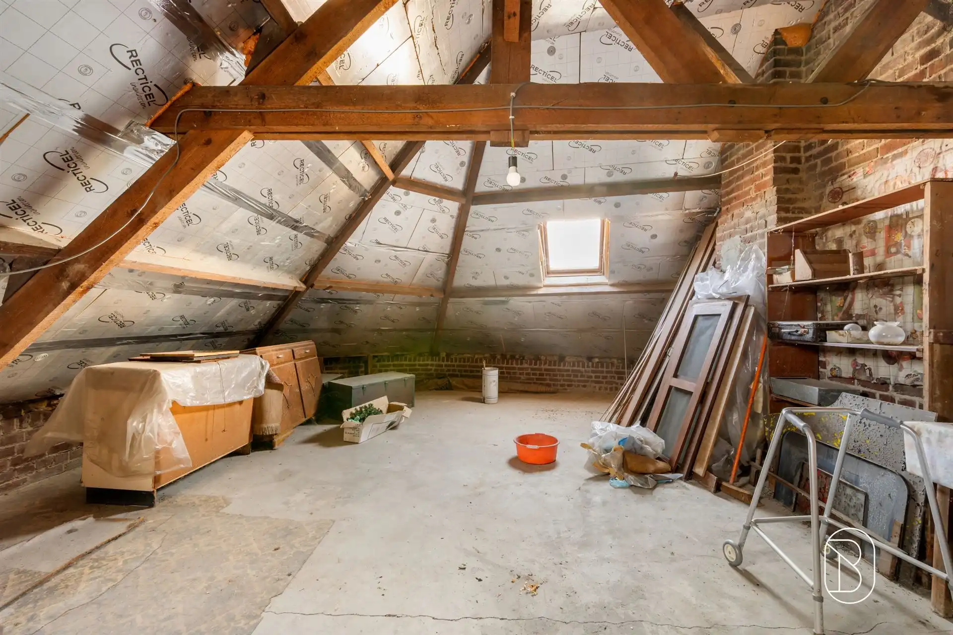 Degelijke woning met tuin en garage in het centrum foto 14