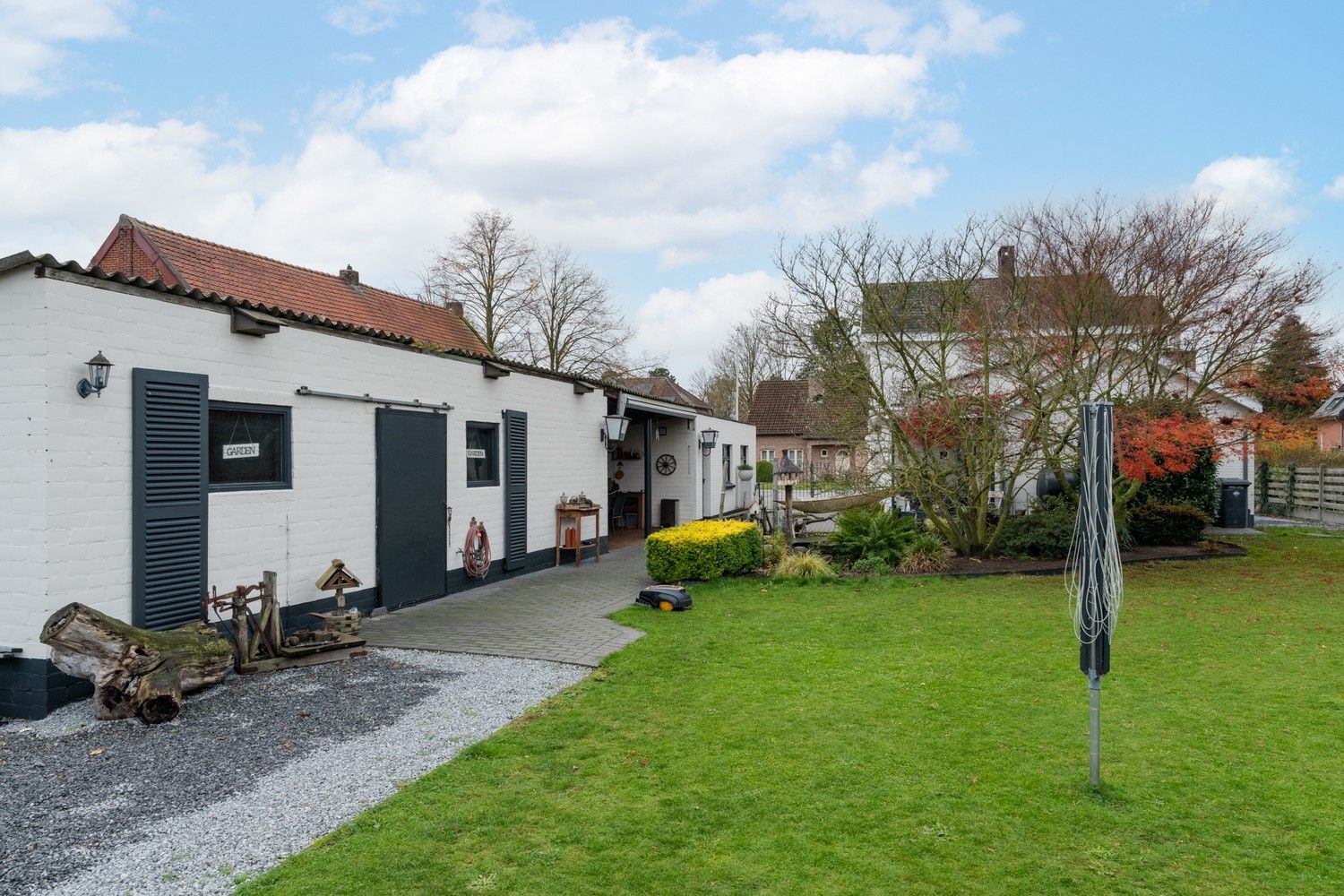 Vrijstaande woning met prachtig uitzicht op weilanden, rustige ligging nabij de Nederlandse grens! foto 46