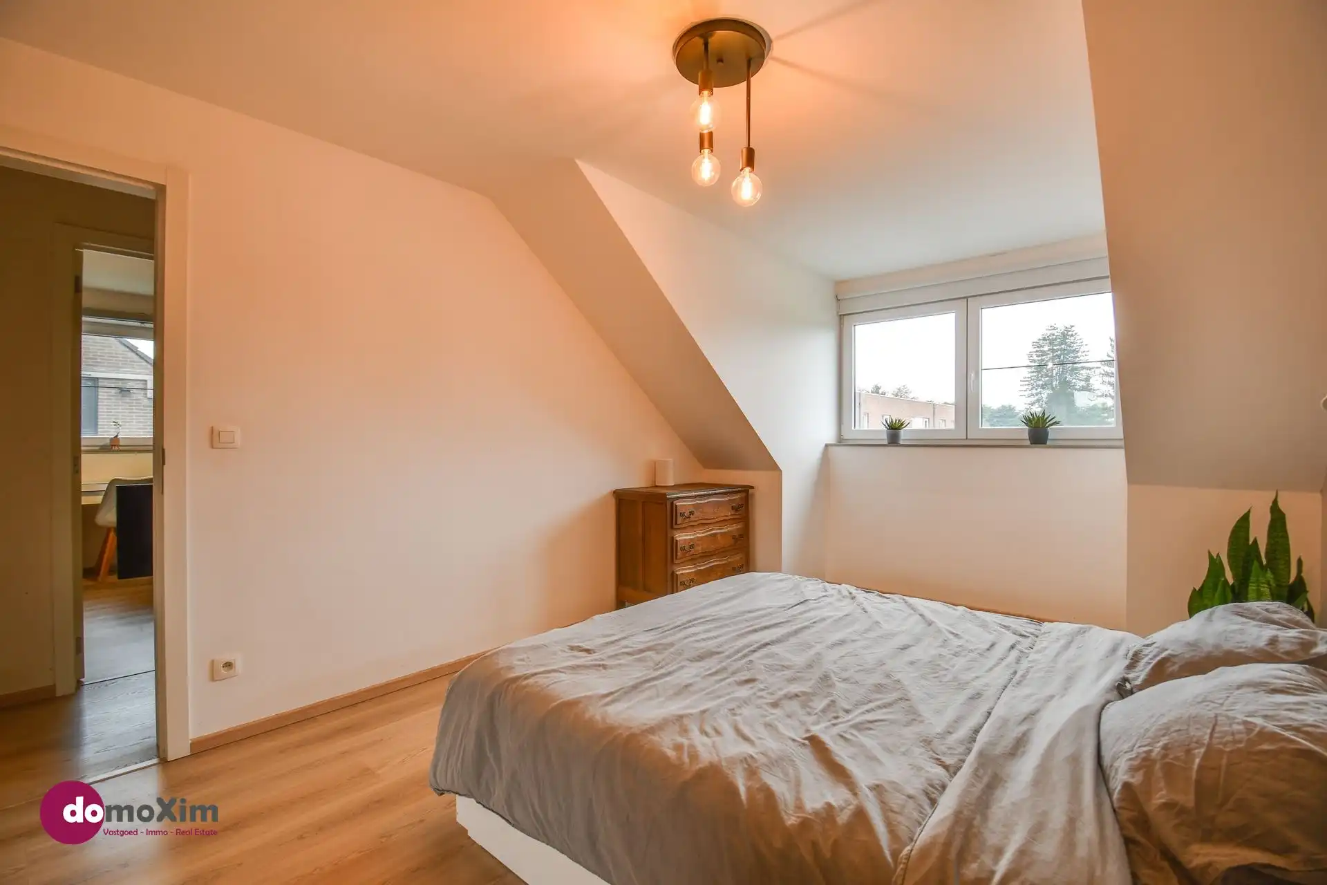 Mooie halfopen, recente woning met 3 slaapkamers in Hever foto 13