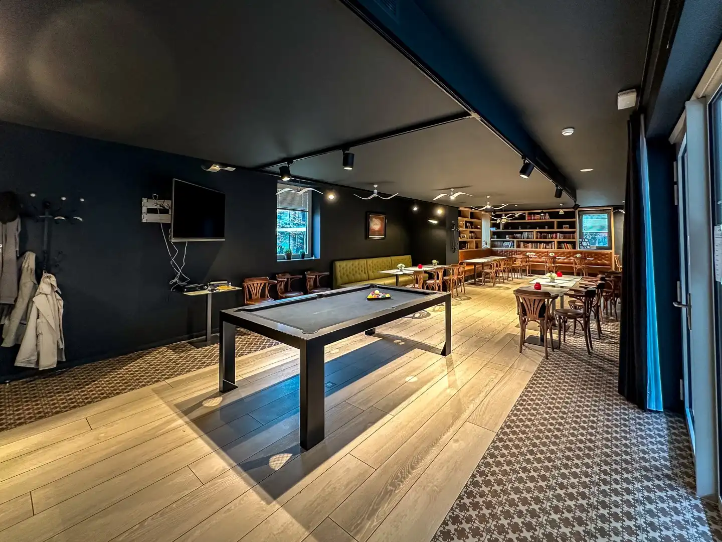 Uiterst goed onderhouden assistentieflat (55m² + 11m² terras) met 1 slaapkamer te Nieuwpoort.  foto 13