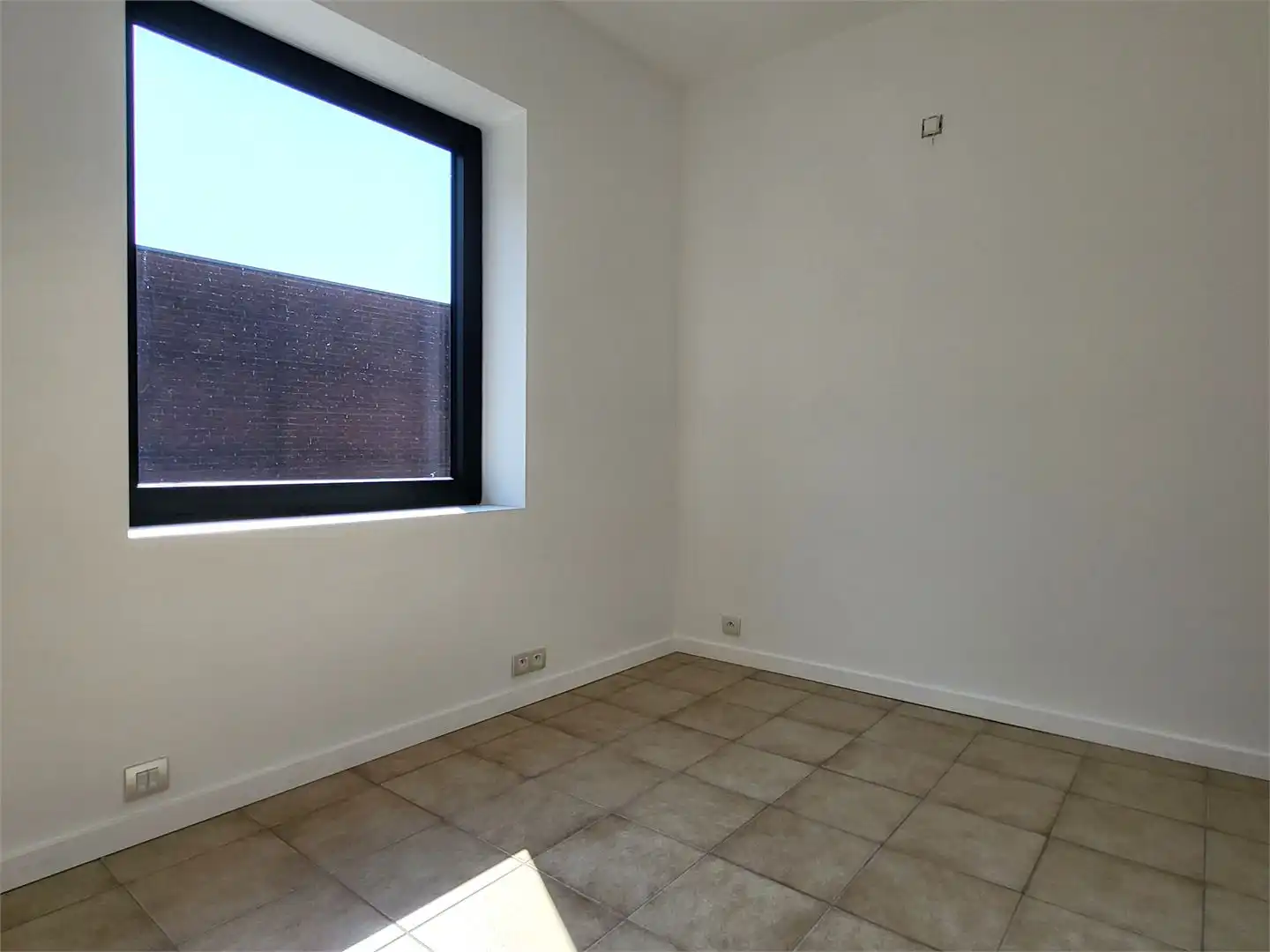 Prachtige moderne woning met bewoonbare oppervlakte van 166m² op 1209m² met zonnige tuin en garage. foto 23