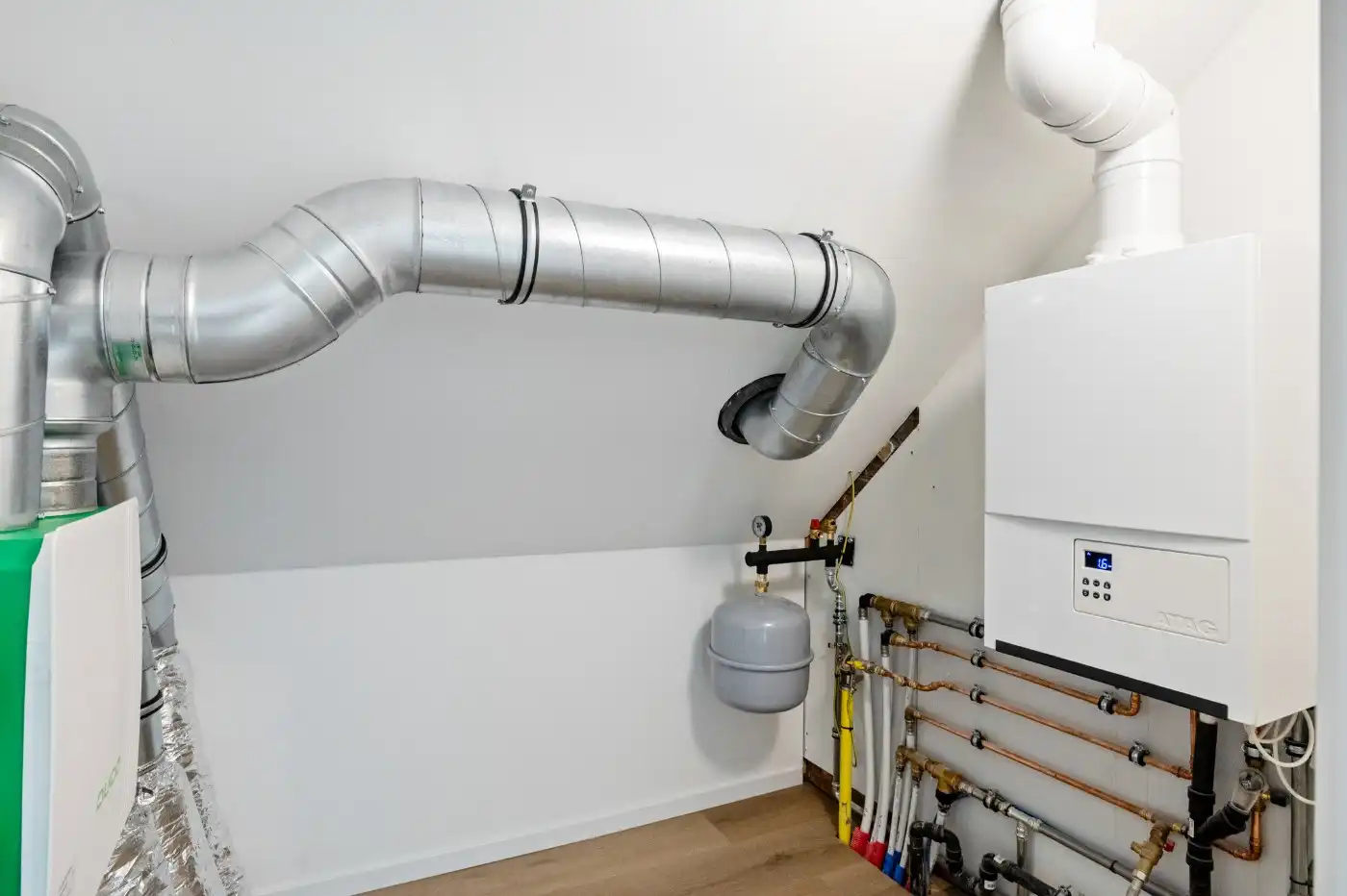 Volledig gerenoveerde, instapklare woning met 3 slpk. en grote tuin foto 24