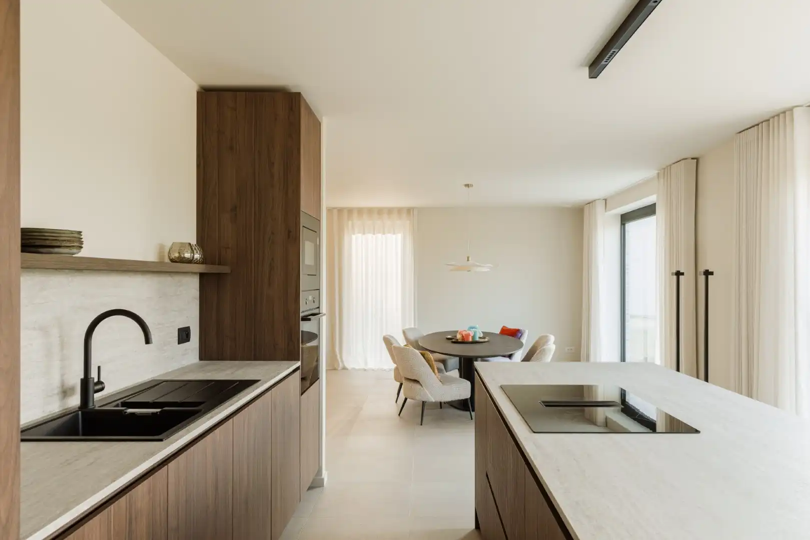 Ruime nieuwbouwvilla met royale tuin in Kruibeke foto 4