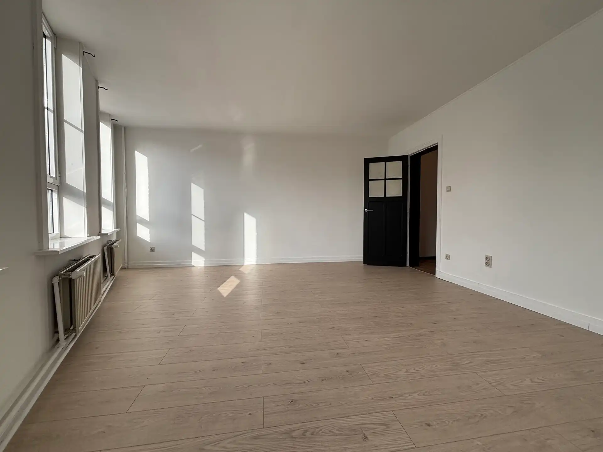 Ruime halfopen bebouwing met 4 slaapkamers en tuin foto 21