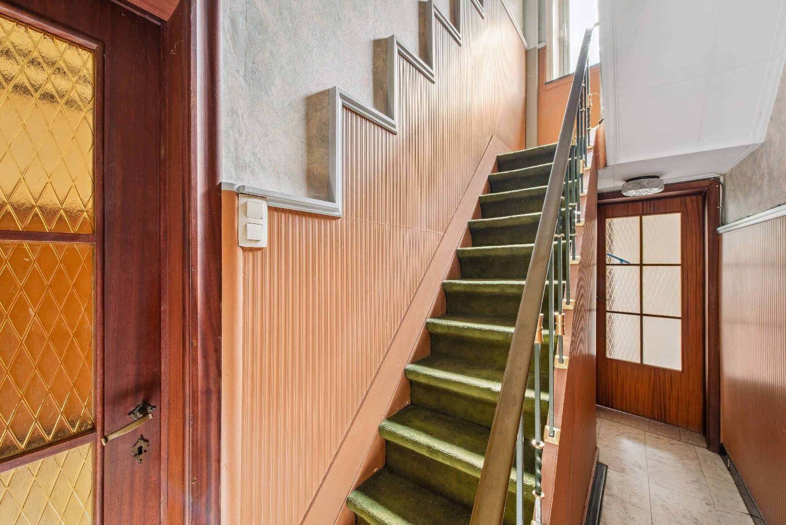 Te renoveren rijwoning nabij stadscentrum foto 11