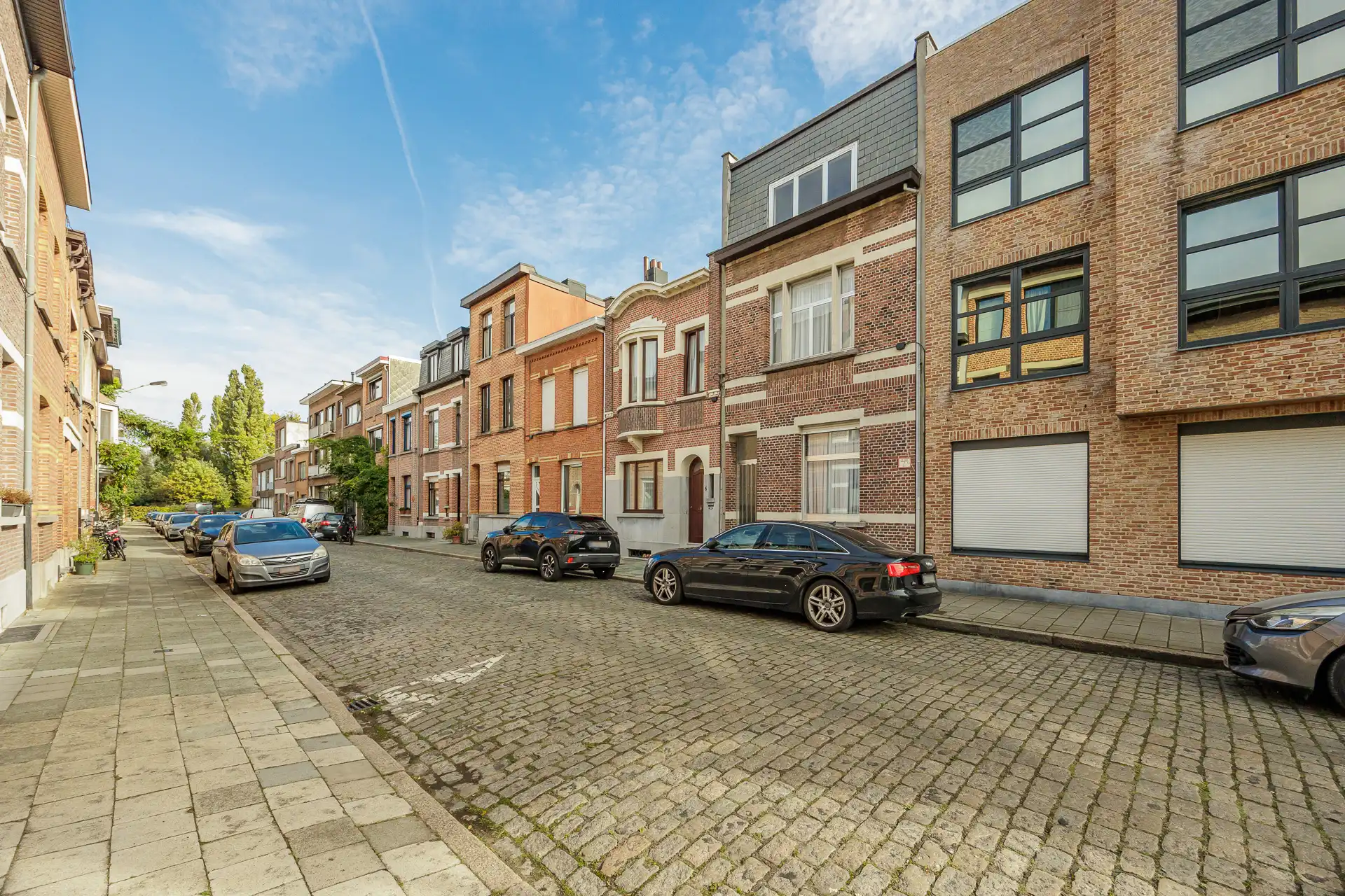 Ruime stadswoning met 6 slpk's, 3 badkamers en stadskoer. foto 28