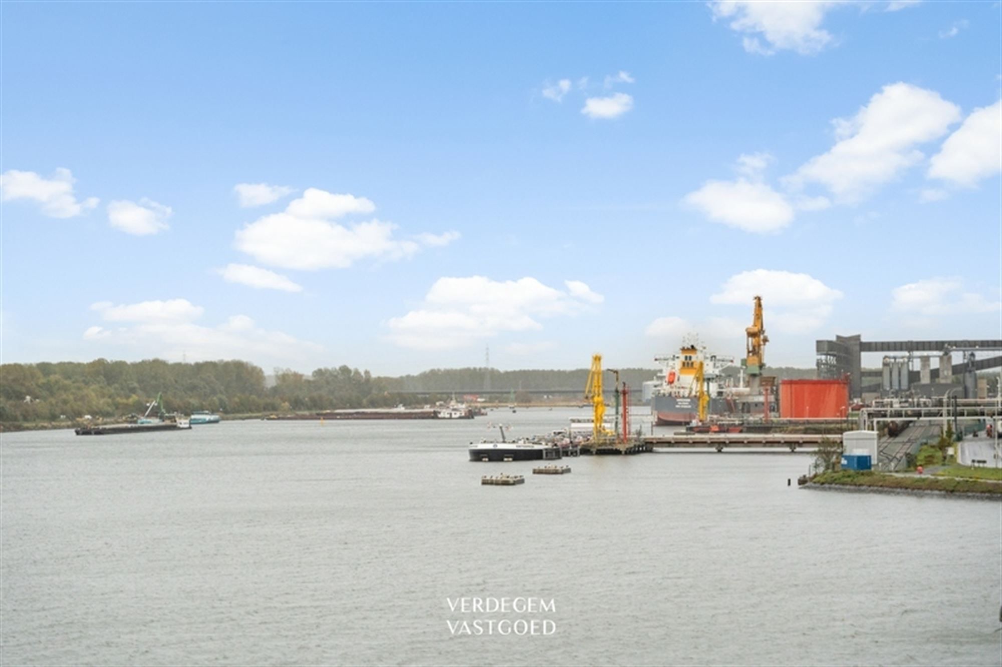 Verrassend leuke woning met 3 slaapkamers, autostaanplaats en gemeenschappelijke zwemvijver foto 21