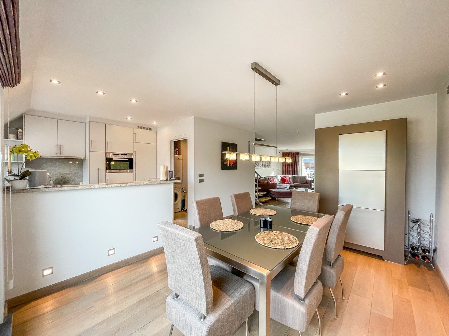 Gemeubeld duplex dakapp. met circa 16 m² terras gelegen in de P. Parmentierlaan op wandelafstand van het Rubensplein en de Zeedijk. foto 7