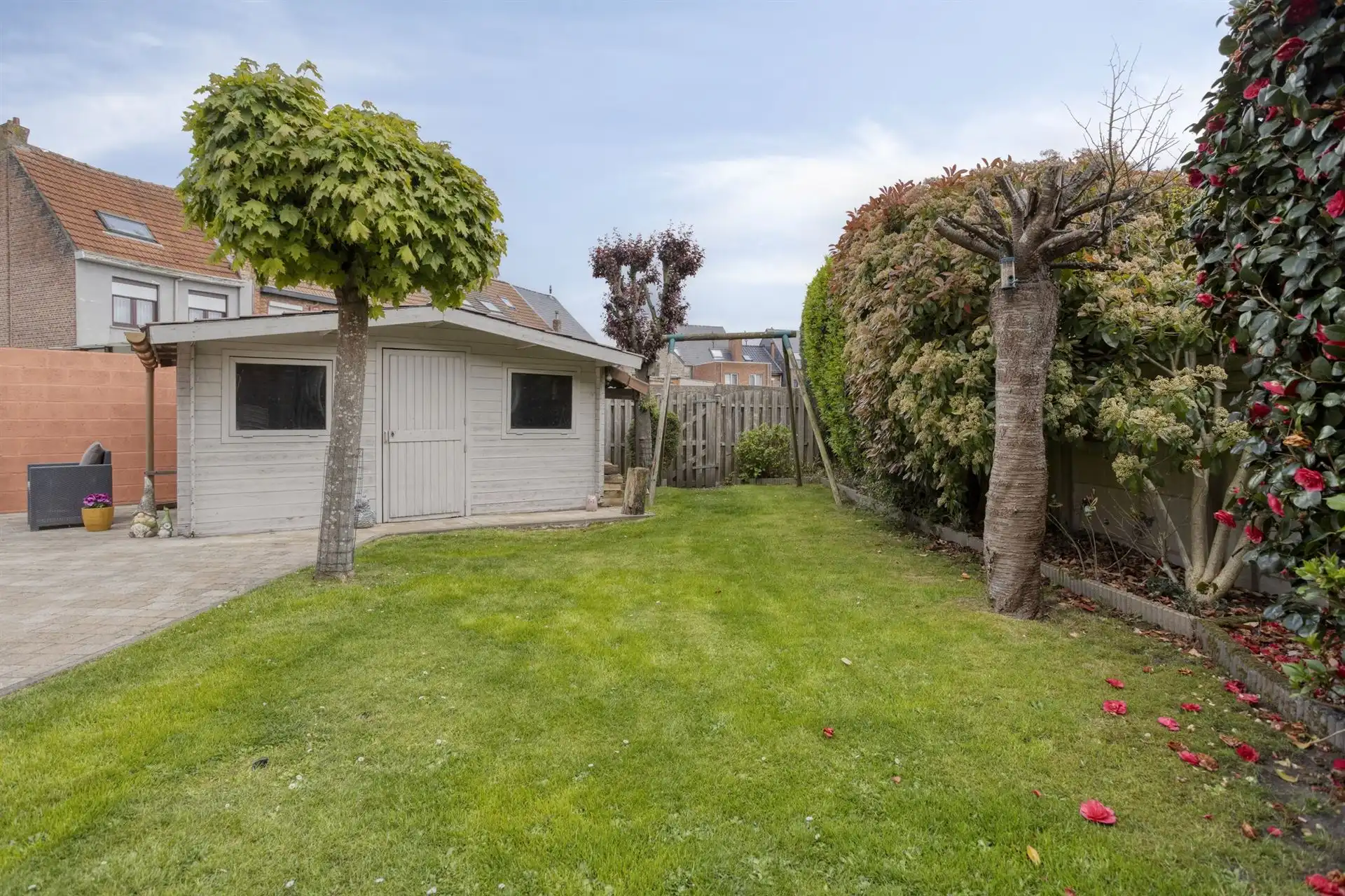 Instapklare woning met 3 slaapkamers, tuin en parkeerplaats foto 20