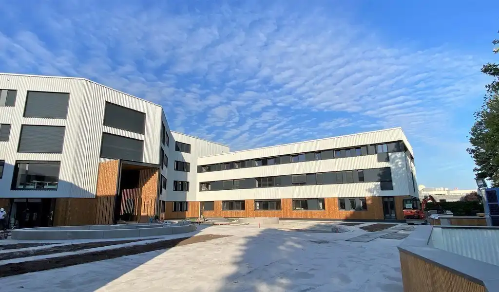 Vernieuwde kantoren te huur op toplocatie in Zwijnaarde foto 2