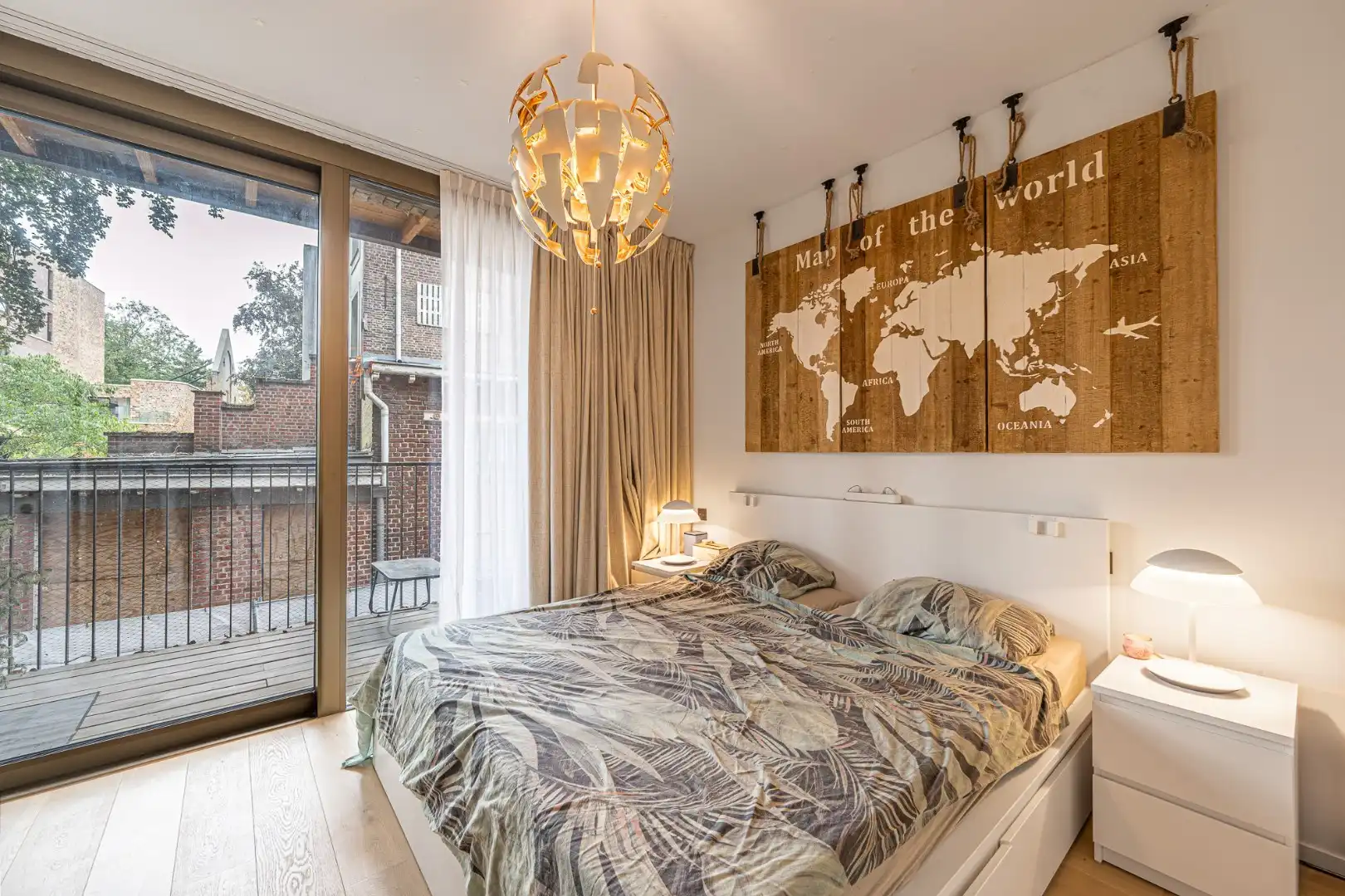 Recent, instapklaar appartement met overdekte staanplaats aan de Broeltorens in Kortrijk foto 6