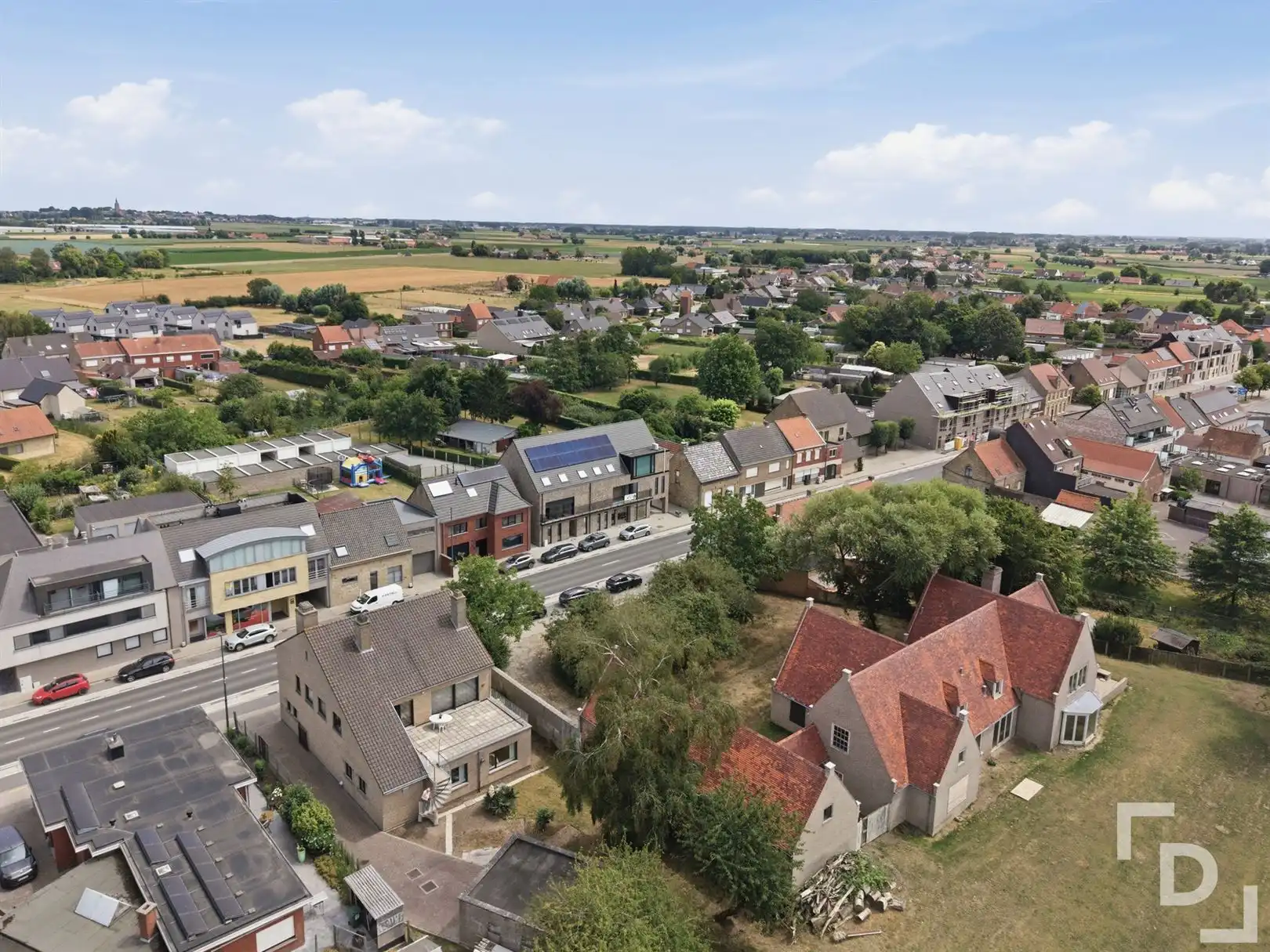 Ruim gebouw te koop met handelsruimte en appartement in Woumen. foto 49