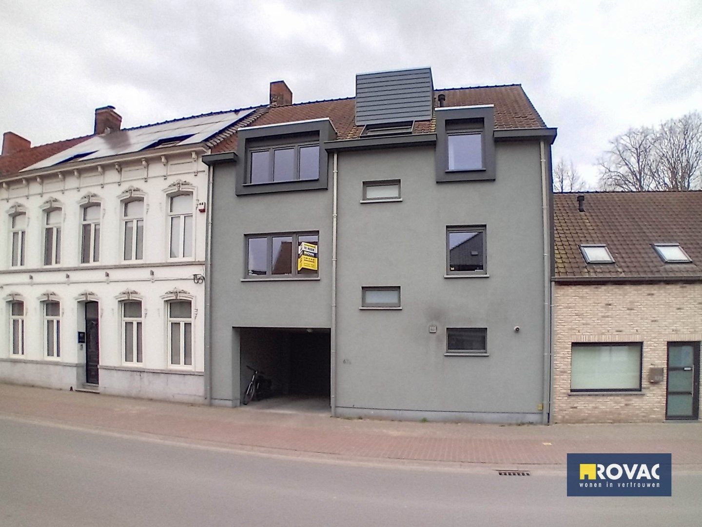 Zonnig appartement op 1e verdieping met ruim terras nabij centrum foto 22