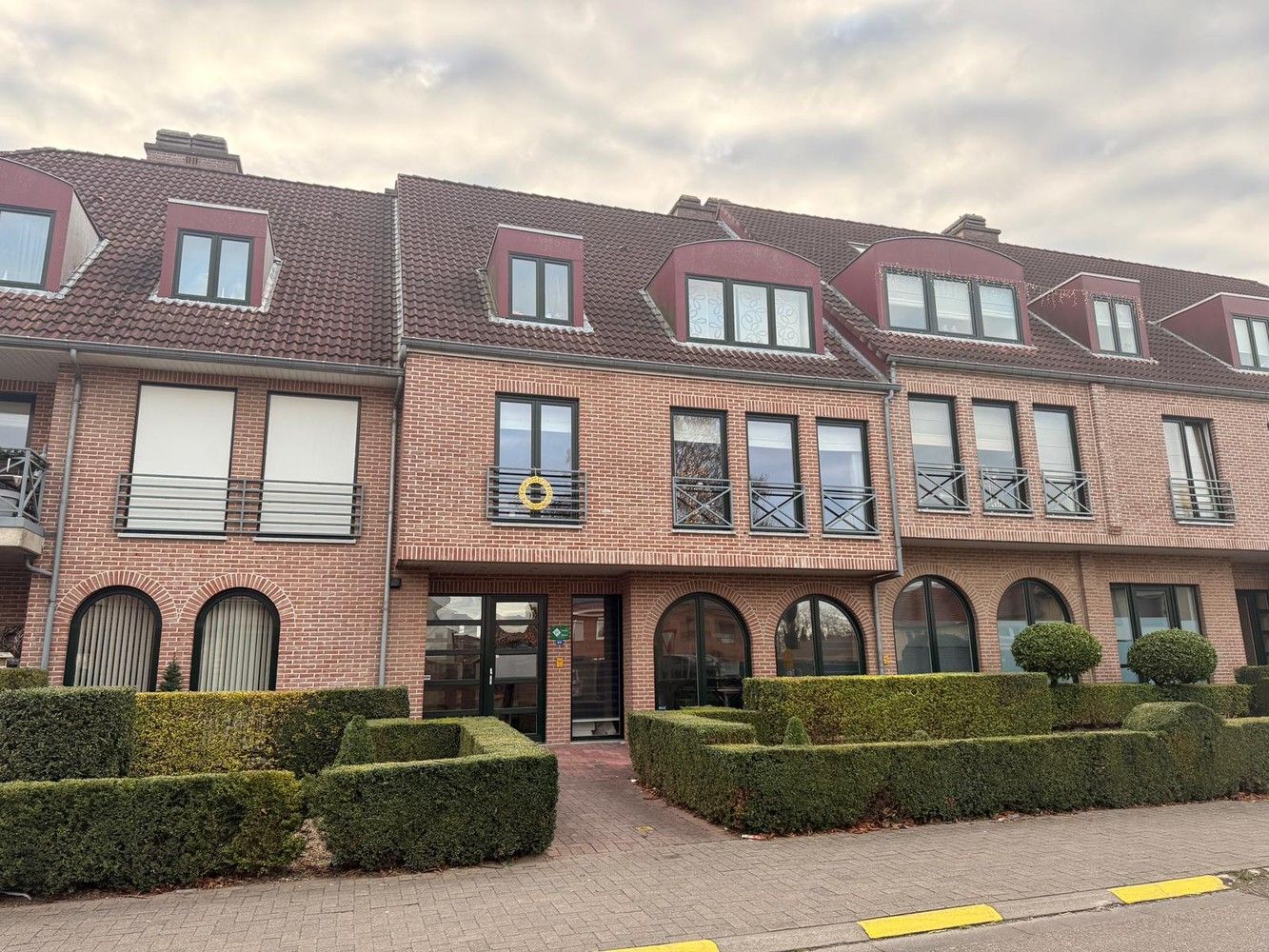 Instapklaar 1-slaapkamerappartement met zuidgericht terras in Veldwezelt, Lanaken. foto {{pictureIndex}}