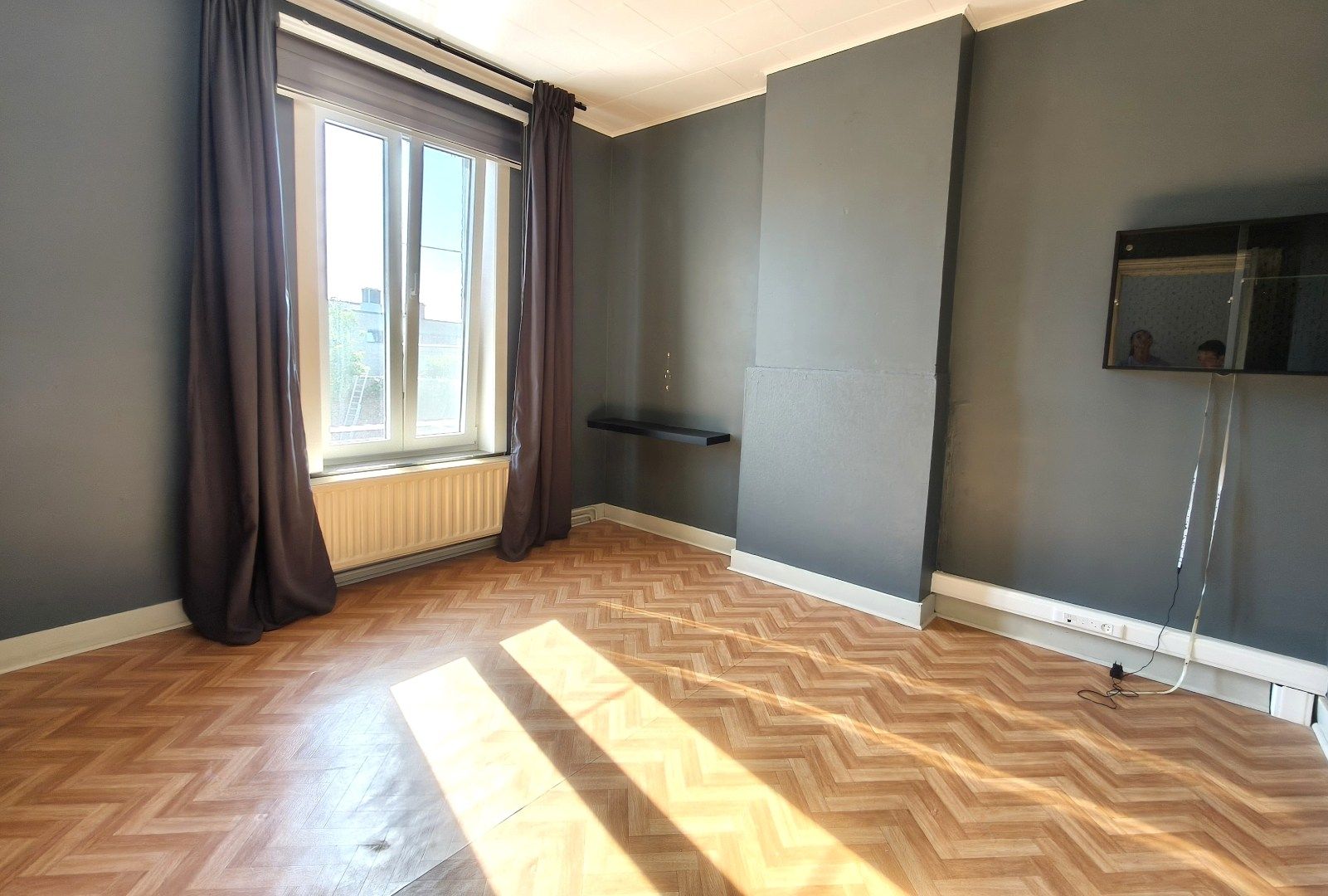 VERNIEUWDE RIJWONING MET STADSTUIN foto 11