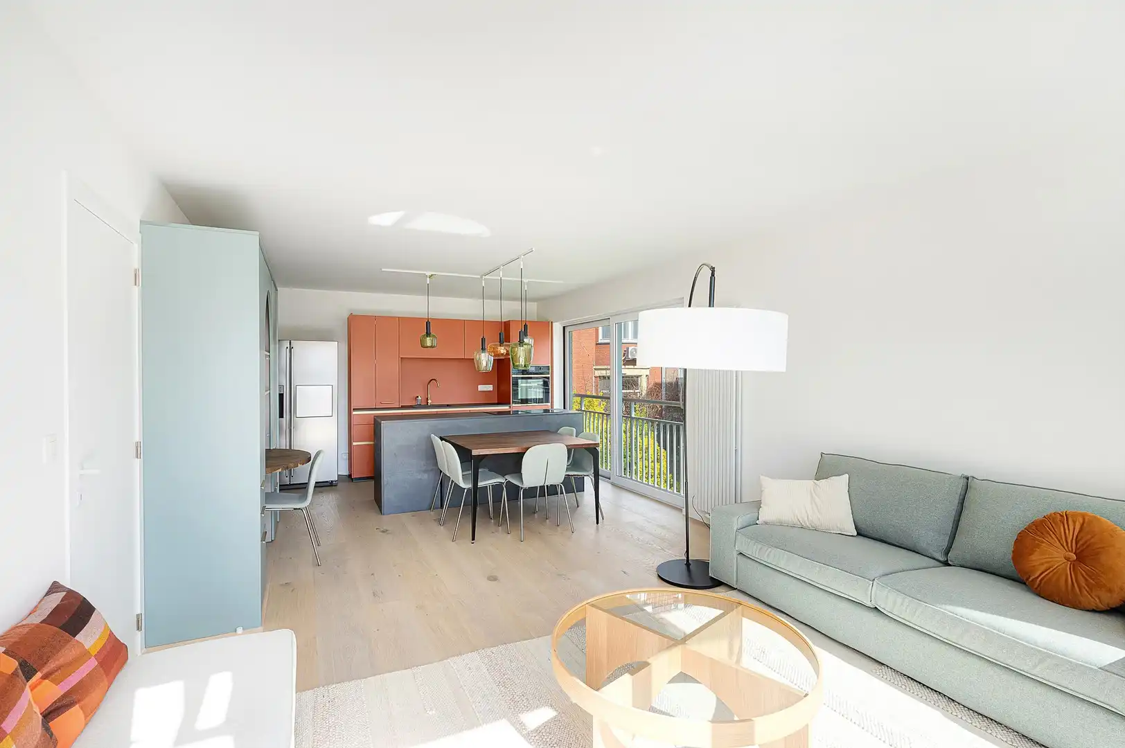 Appartement met twee slaapkamers, volledig gerenoveerd, op wandelafstand van het strand van Duinbergen. foto 2
