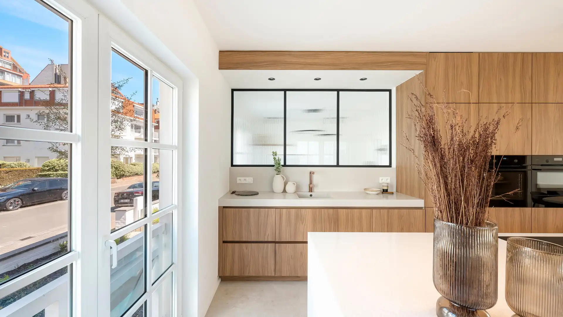 Exclusief gerenoveerde villa op een absolute toplocatie foto 22