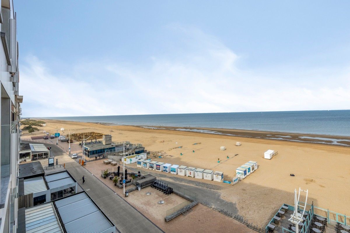Panoramisch hoekappartement te koop op de Zeedijk van Sint-Idesbald! foto 21
