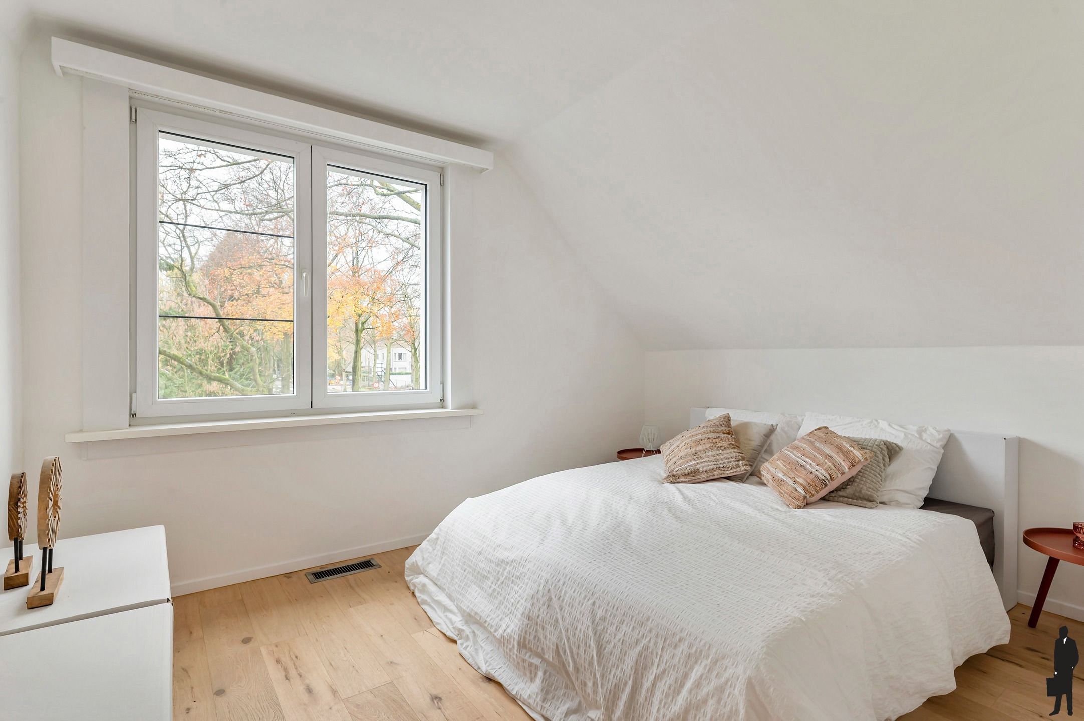 Gerenoveerde woning op ca. 520m2 met 3 slaapkamers en bureau foto 10