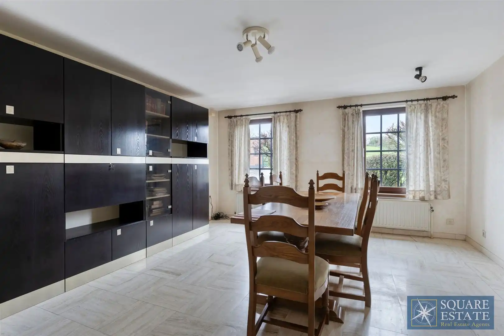 Charmant huis op een perceel van 1,17 hectare, met stal foto 8