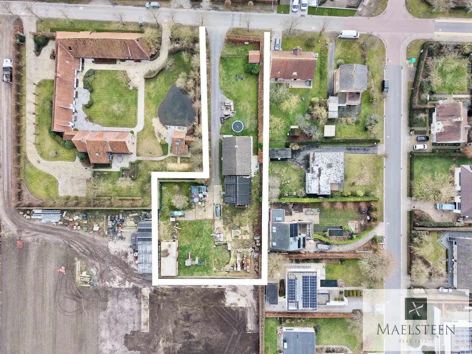 Terrein van 2.168 m² met vergund plan te Sint-Andries foto 2