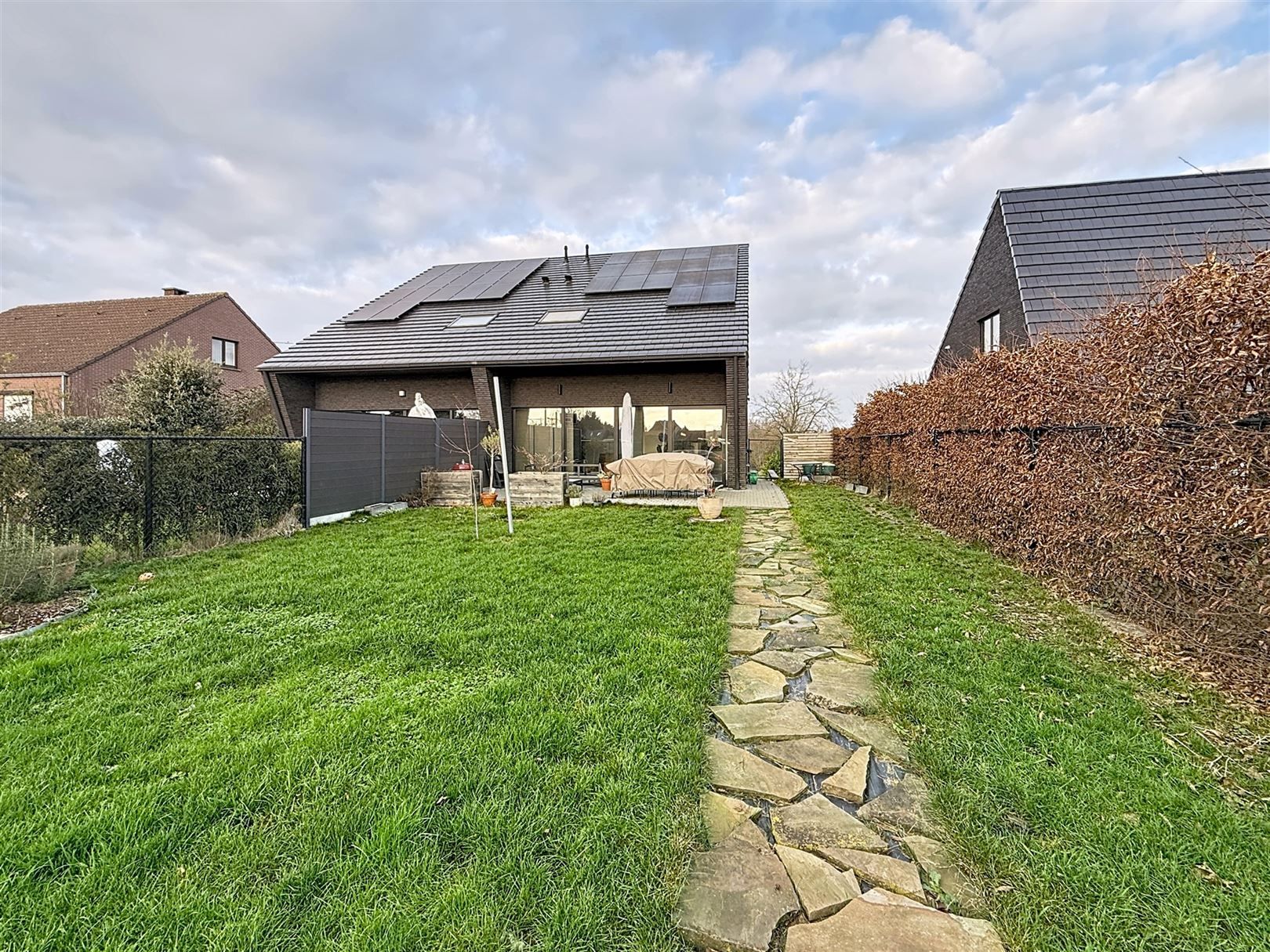 Moderne woning met 3 slpks, tuin, parking foto 4