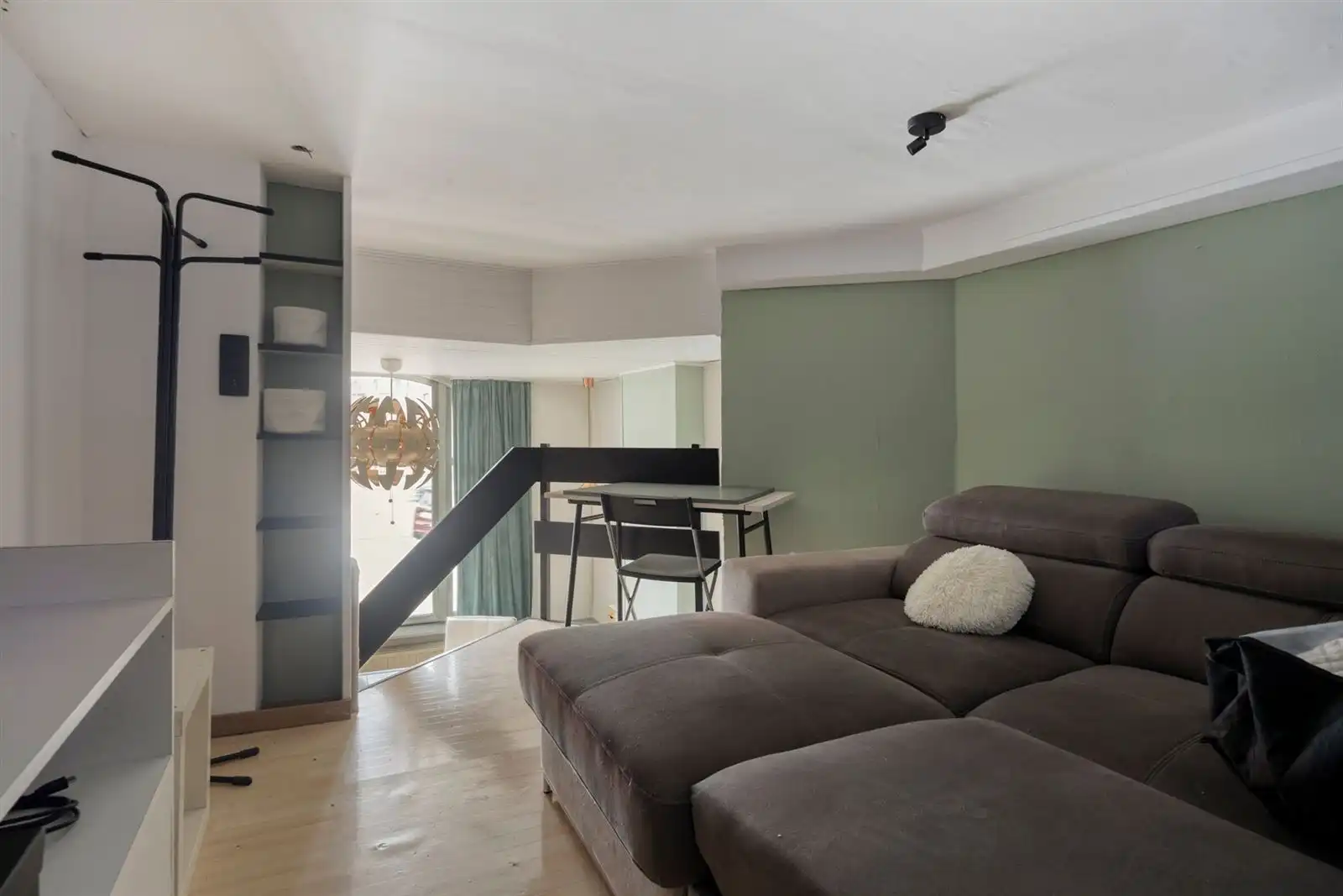 Te renoveren karakterwoning op strategische ligging in Mortsel foto 4