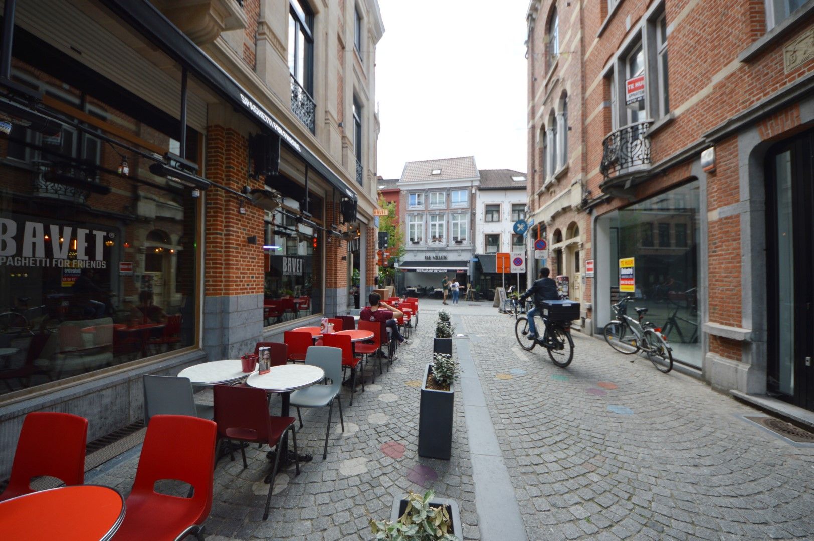 MODERN GELIJKVLOERS RECHTOVER BAVET foto 3