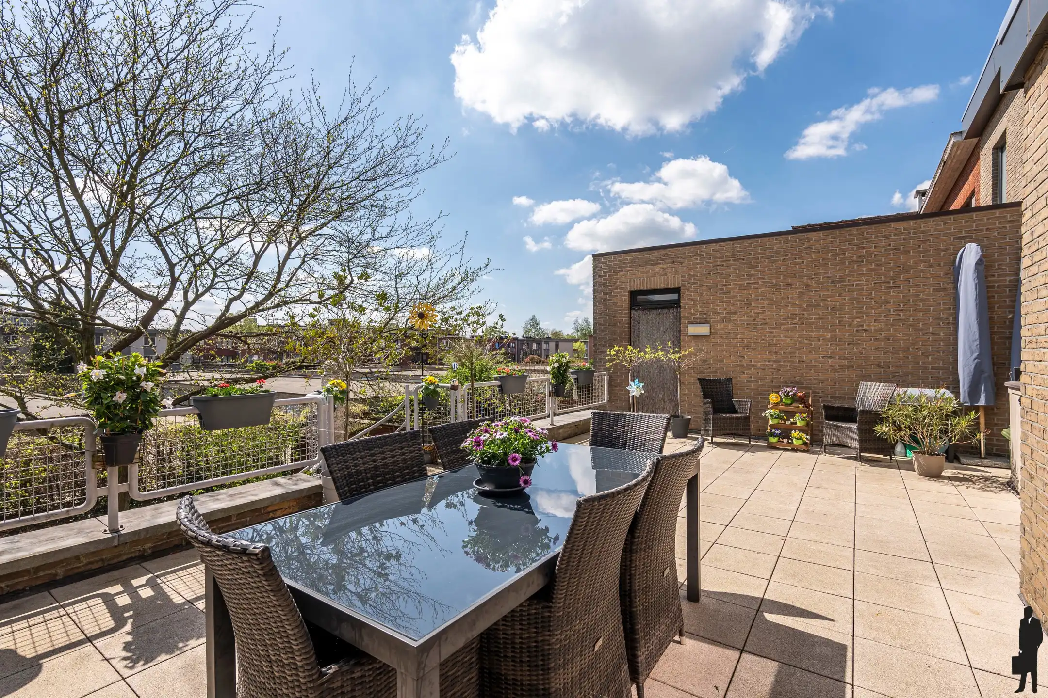 Ruim duplex app met 5 slpks, terras + privatieve tuin foto {{pictureIndex}}