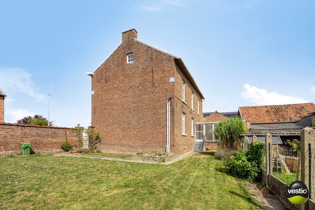 RUSTIG GELEGEN KARAKTERVOLLE AUTHENTIEKE WONING OP 6A85CA TE LAUW. foto 34