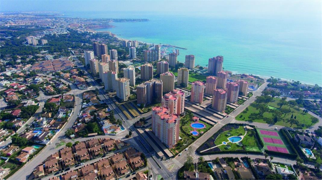 Nieuw en mooi afgewerkte woning in Campoamor op Slechts 1 km van de Zee foto 17