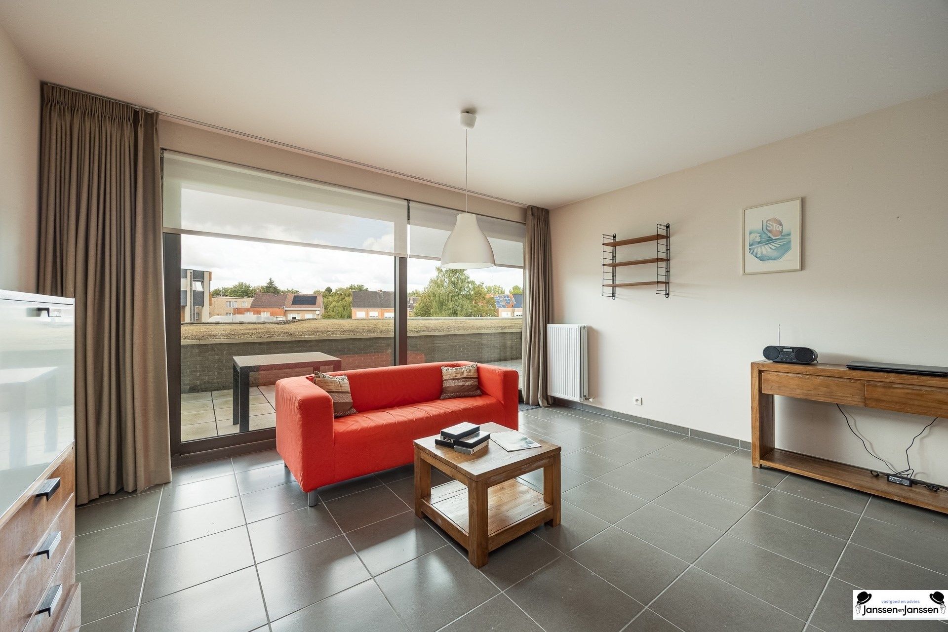 Instapklaar 1-slaapkamerappartement met groot terras in hartje Brasschaat foto 5