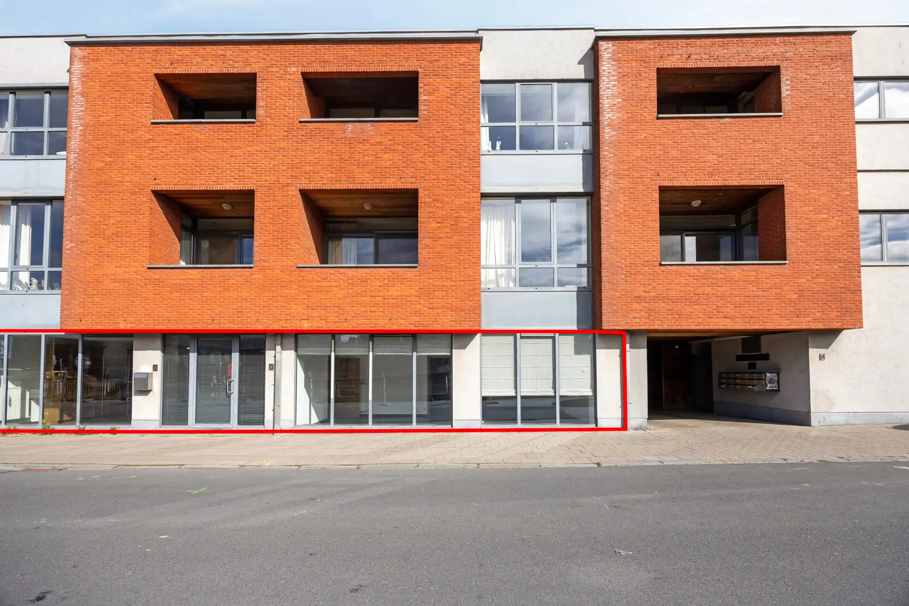 Commerciële ruimte of kantoorruimte in Halle foto {{pictureIndex}}