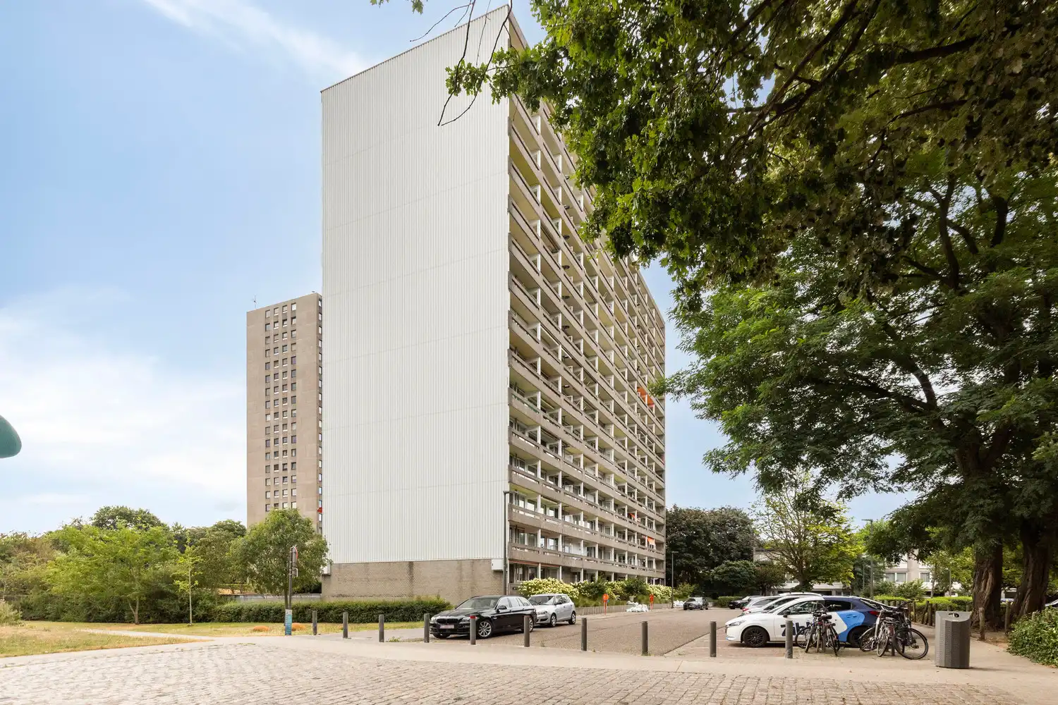 Gelijkvloers appartement met 1 slk, terras en parking! foto 2