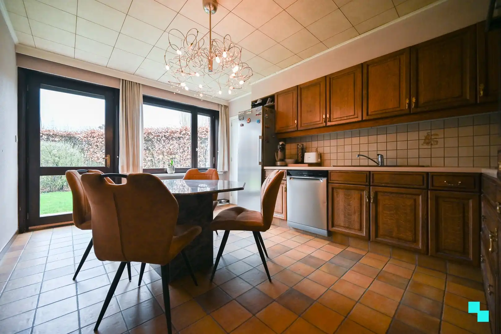 Ruime gezinswoning in doodlopende straat te Izegem foto 11