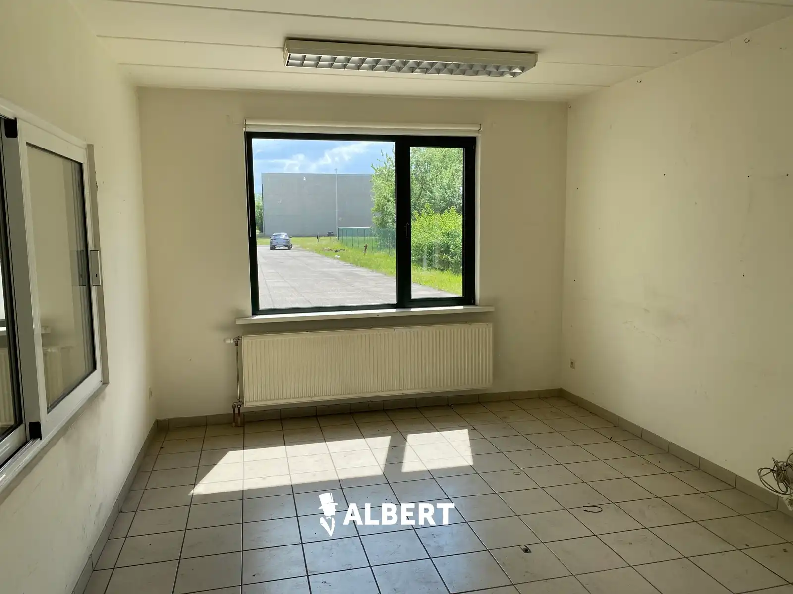 Industrieel gebouw 4.600 m² op verhard terrein van 11.190 m² foto 6