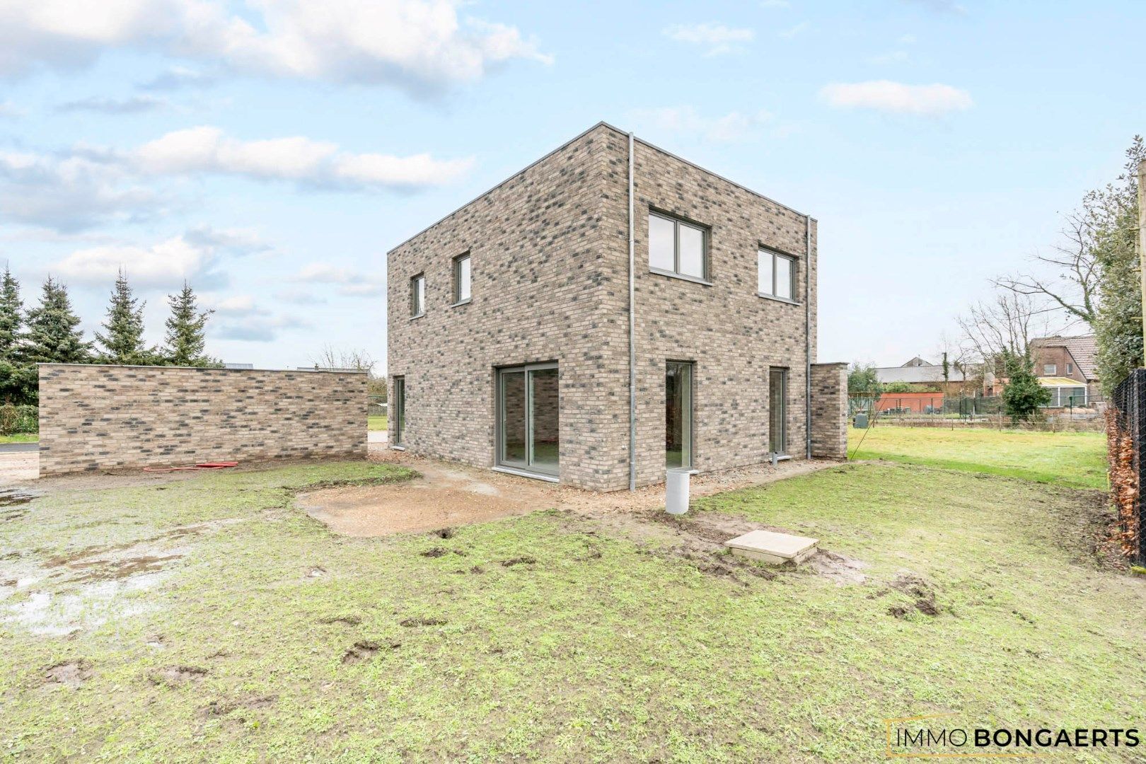 Moderne woning met drie slaapkamers  foto 2