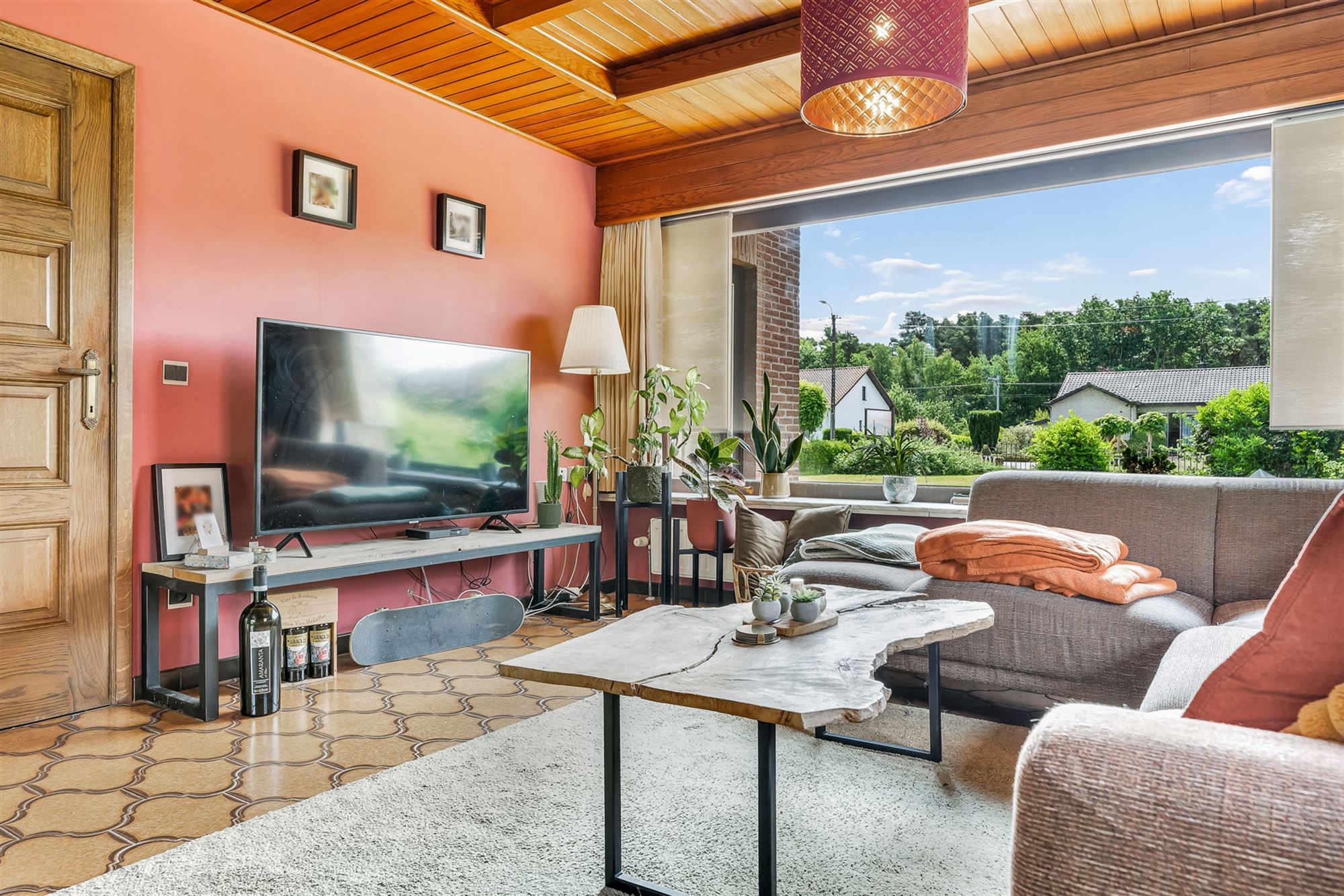 GELIJKVLOERSE WONING OP 2283M2 OP RESIDENTIËLE LIGGING foto 4