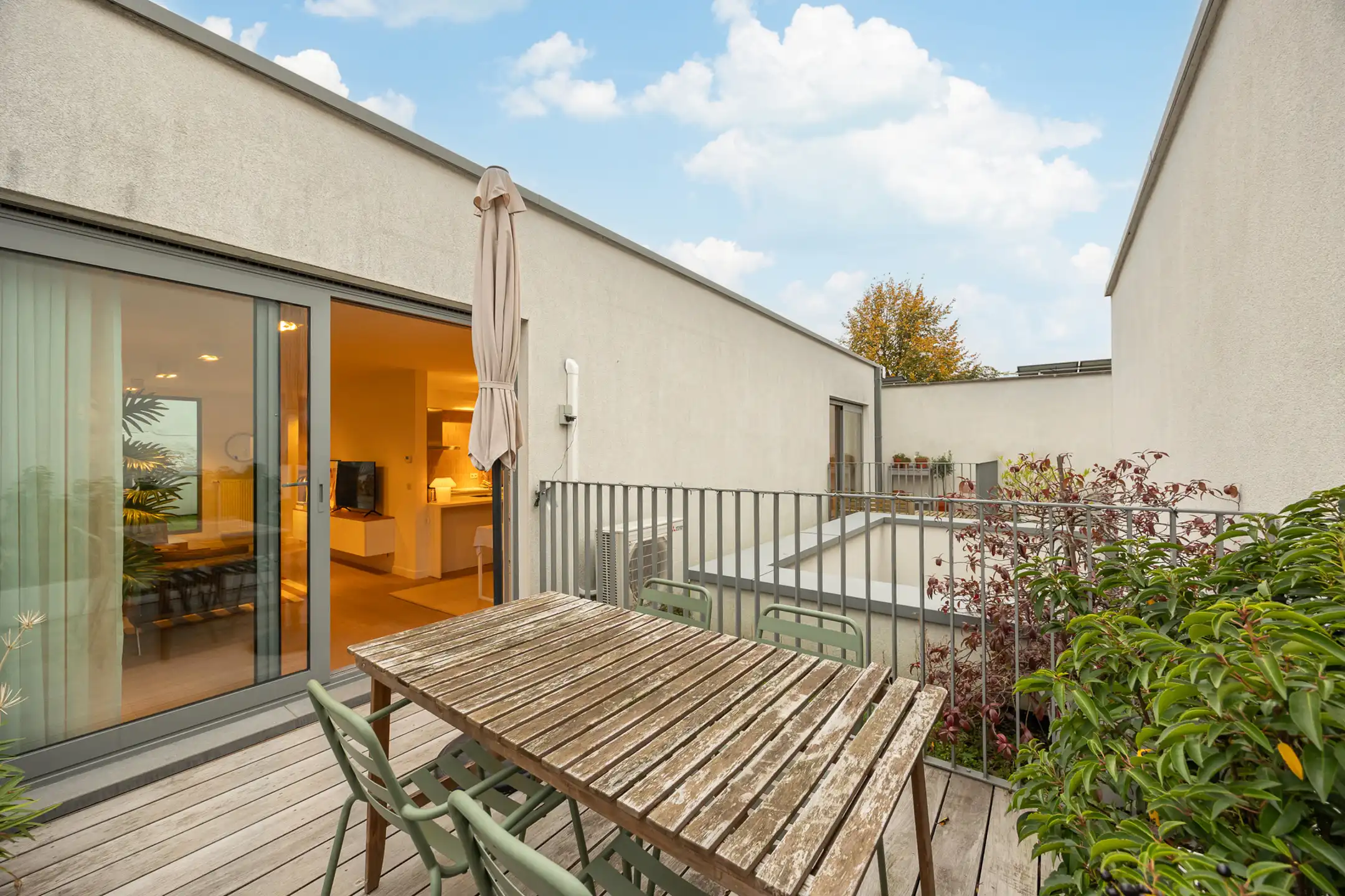 Modern en lichtrijk appartement met twee terrassen foto 10