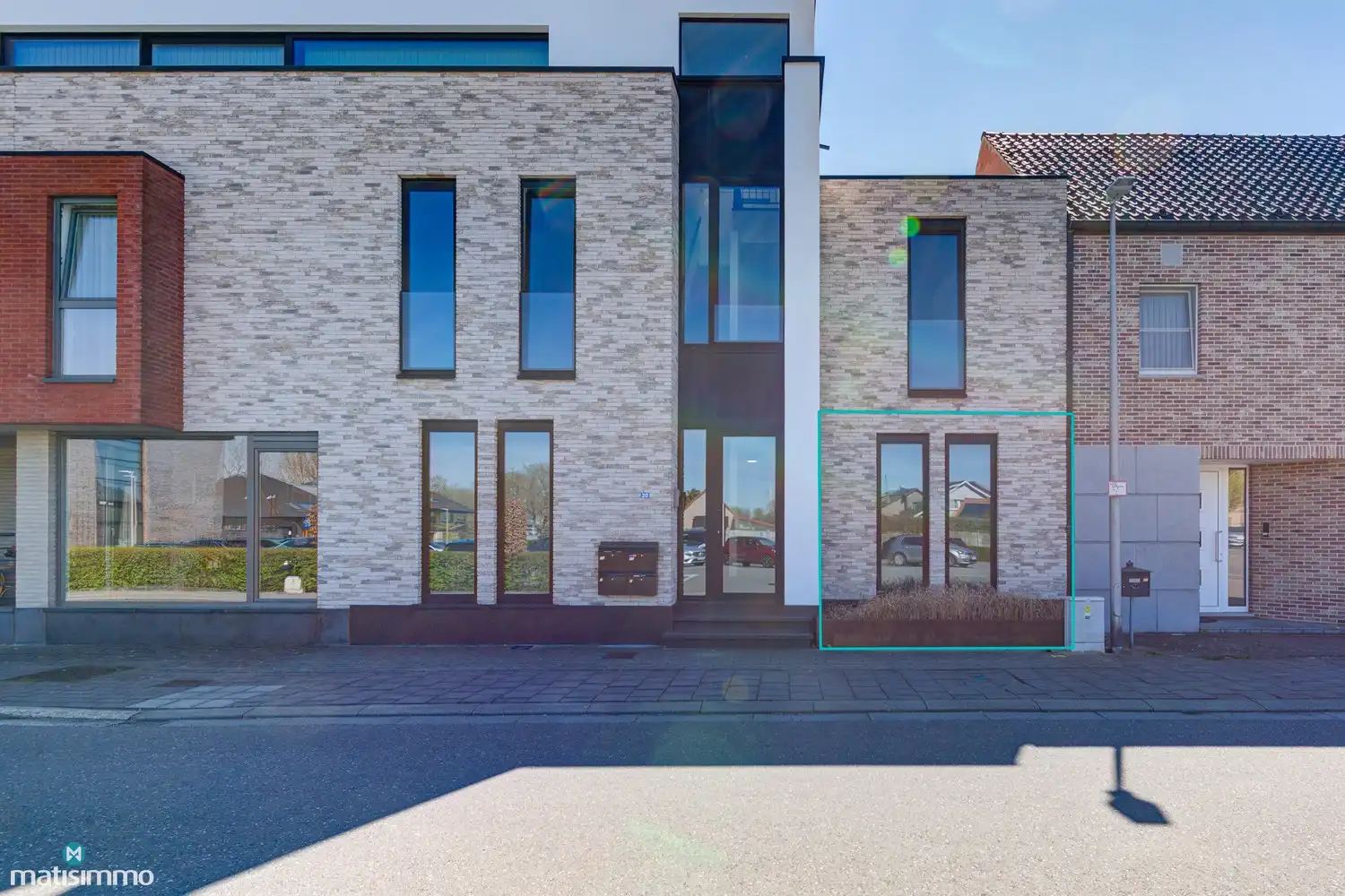 INSTAPKLAAR GELIJKVLOERS APPARTEMENT MET TUIN EN AUTOSTAANPLAATS NABIJ HET STADSCENTRUM VAN BILZEN foto 2