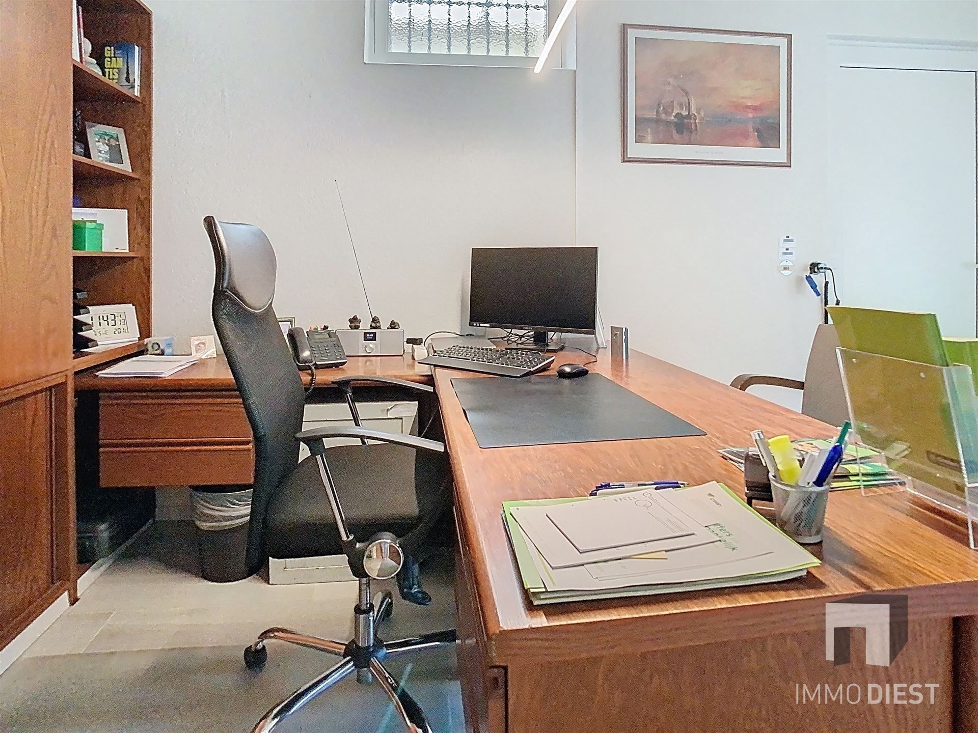 Gelijkvloers kantoorpand op strategische ligging  foto 43