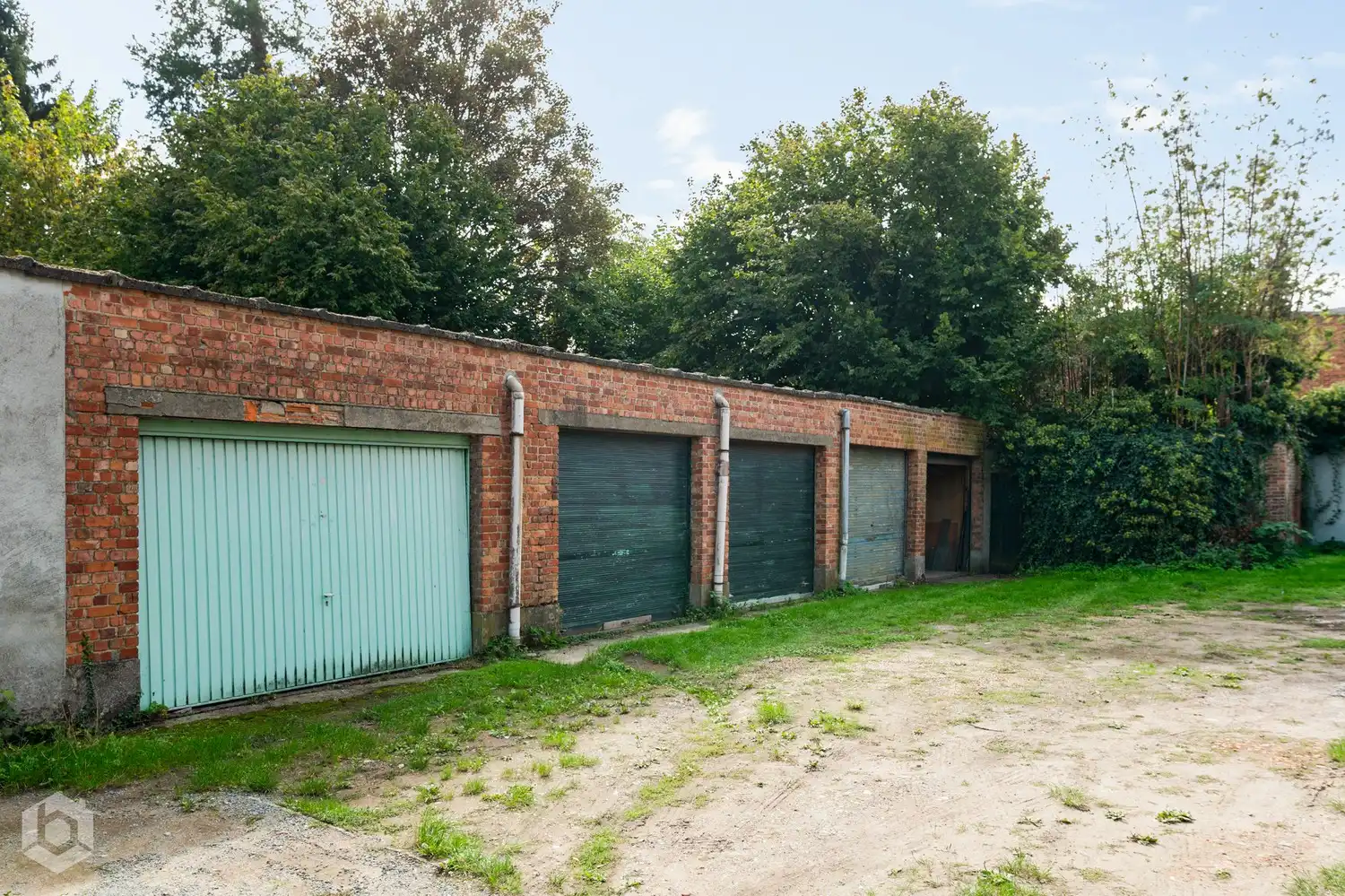 Appartementsgebouw met 4 app., 2 handelsglv., 5 garages én tuin foto 33