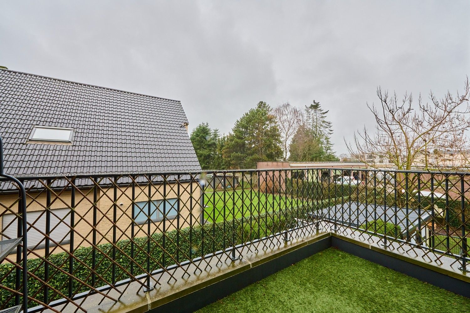 Perfect onderhouden instapklaar appartement met 3 slaapkamers gelegen op wandelafstand van het stadscentrum foto 17