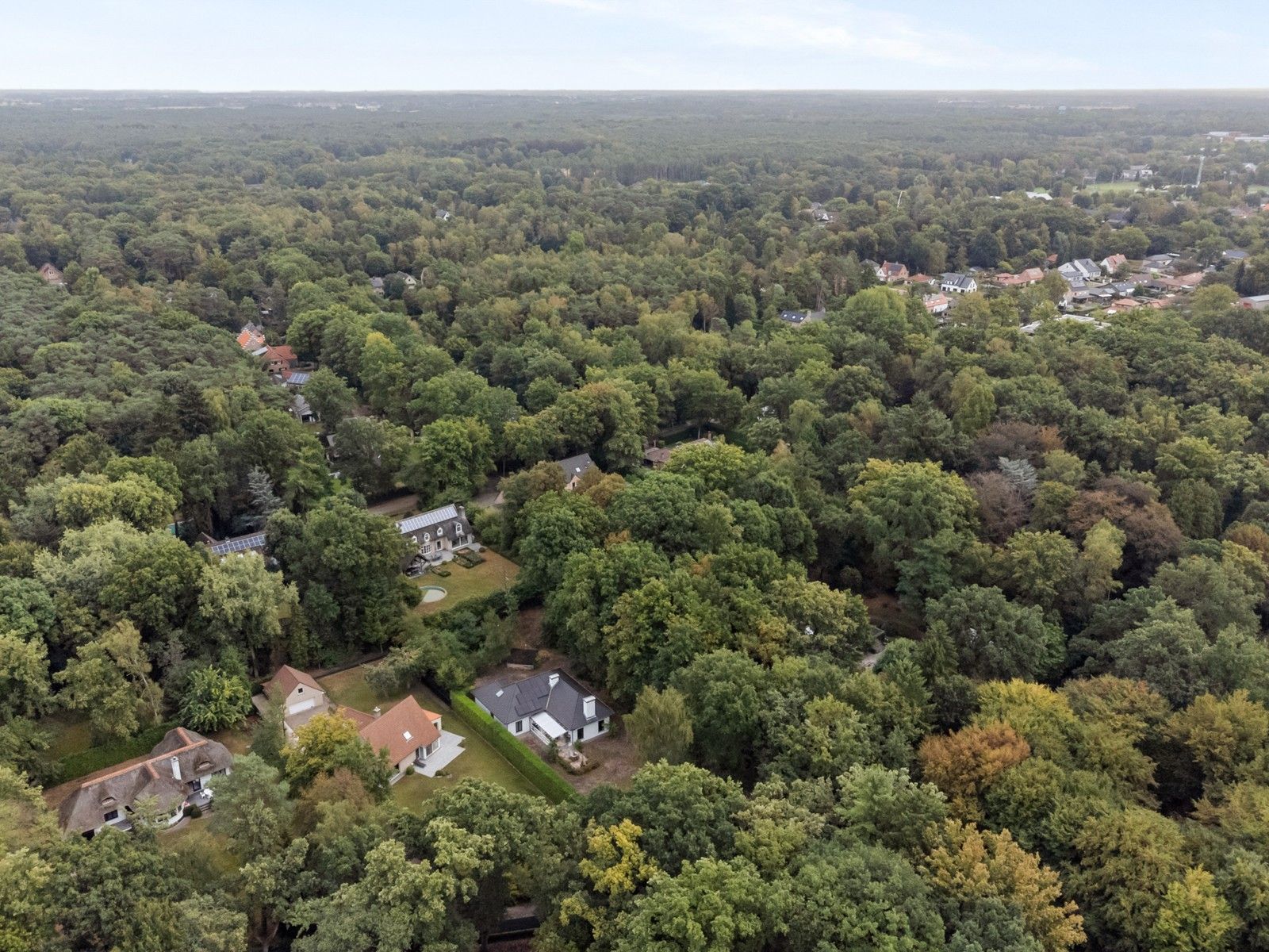 Bouwgrond van 2.231 m² in een oase van groen en rust foto 3