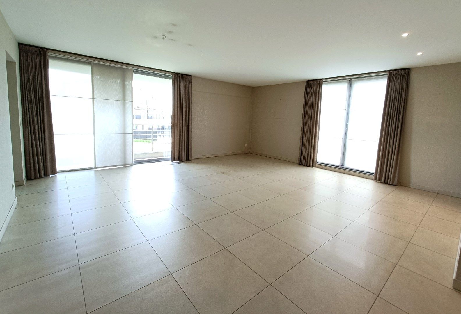 MODERN APPARTEMENT MET TERRAS EN GARAGE foto 2