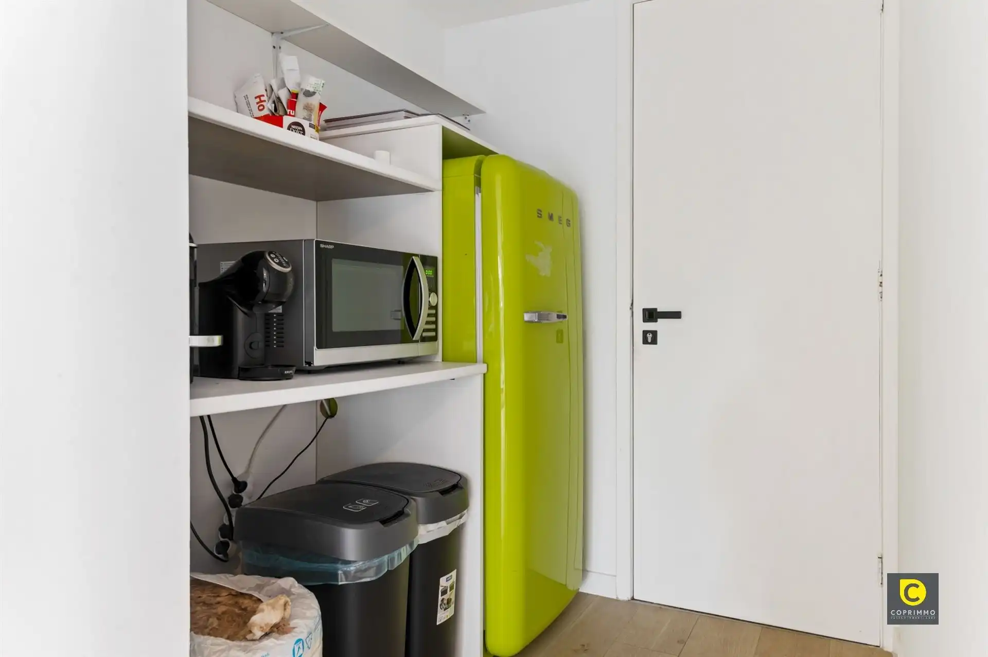 Handelsgelijksvloers/kantoor foto 6