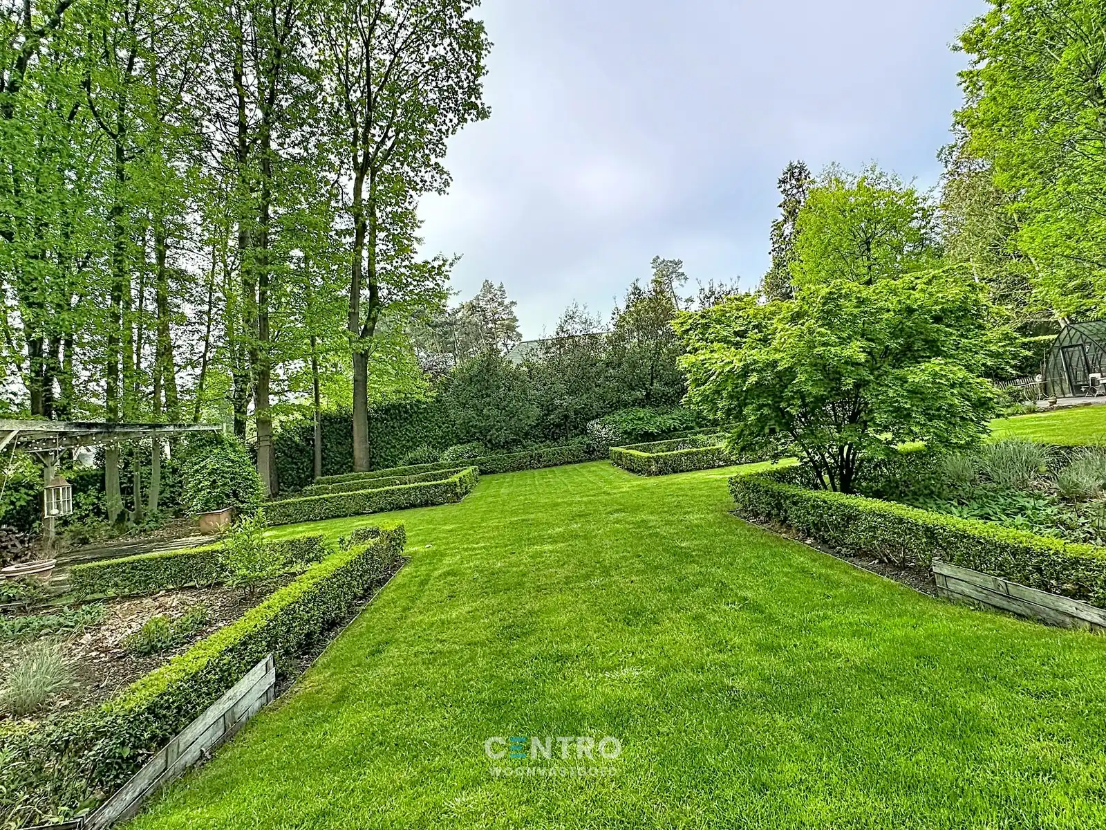 Exclusieve WONING op een mooi perceel van 3.420m² te koop in het bos (woonpark) te Hertsberge. Thuiskomen in een oase van rust! foto 14
