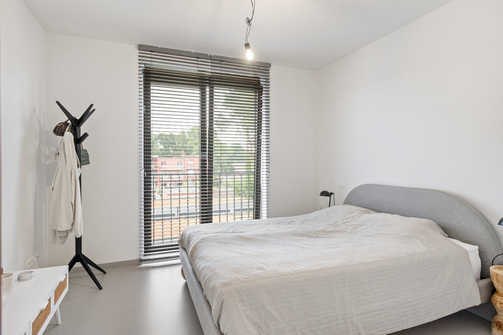 Ruim, nieuwbouw appartement met 2 splk en heerlijk terras foto 12